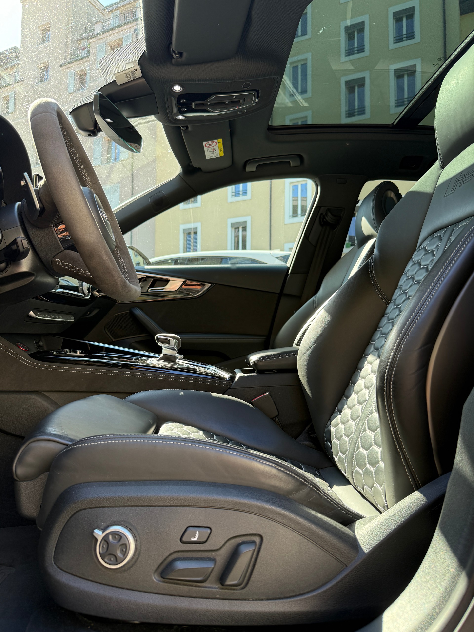 AUDI RS4 Avant quattro tiptronic-image-10