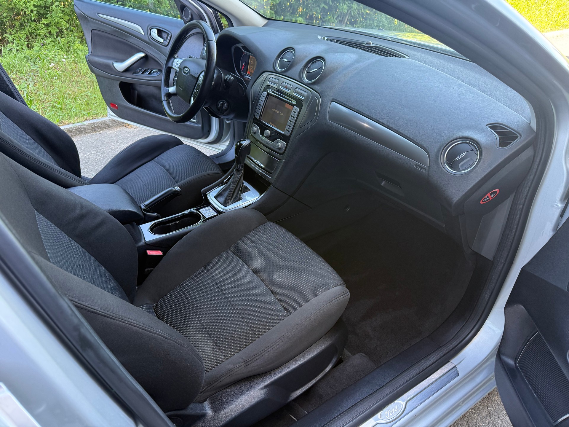 FORD Mondeo 2.0 TDCi 16V Titanium Automatic-image-10