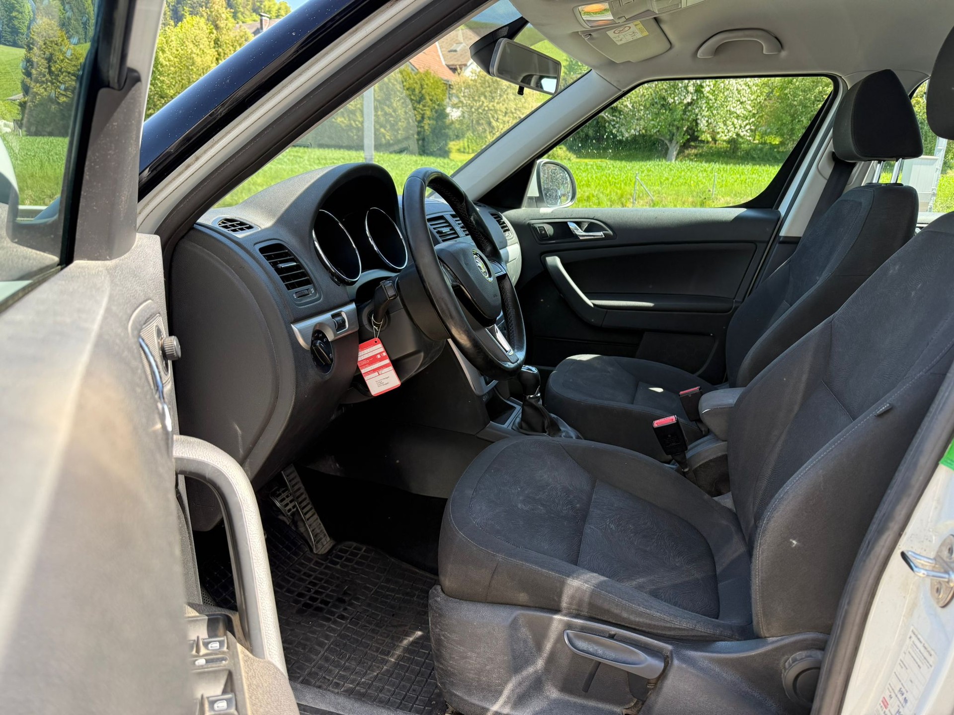 SKODA Yeti 2.0 TDI Ambition 4x4-image-4