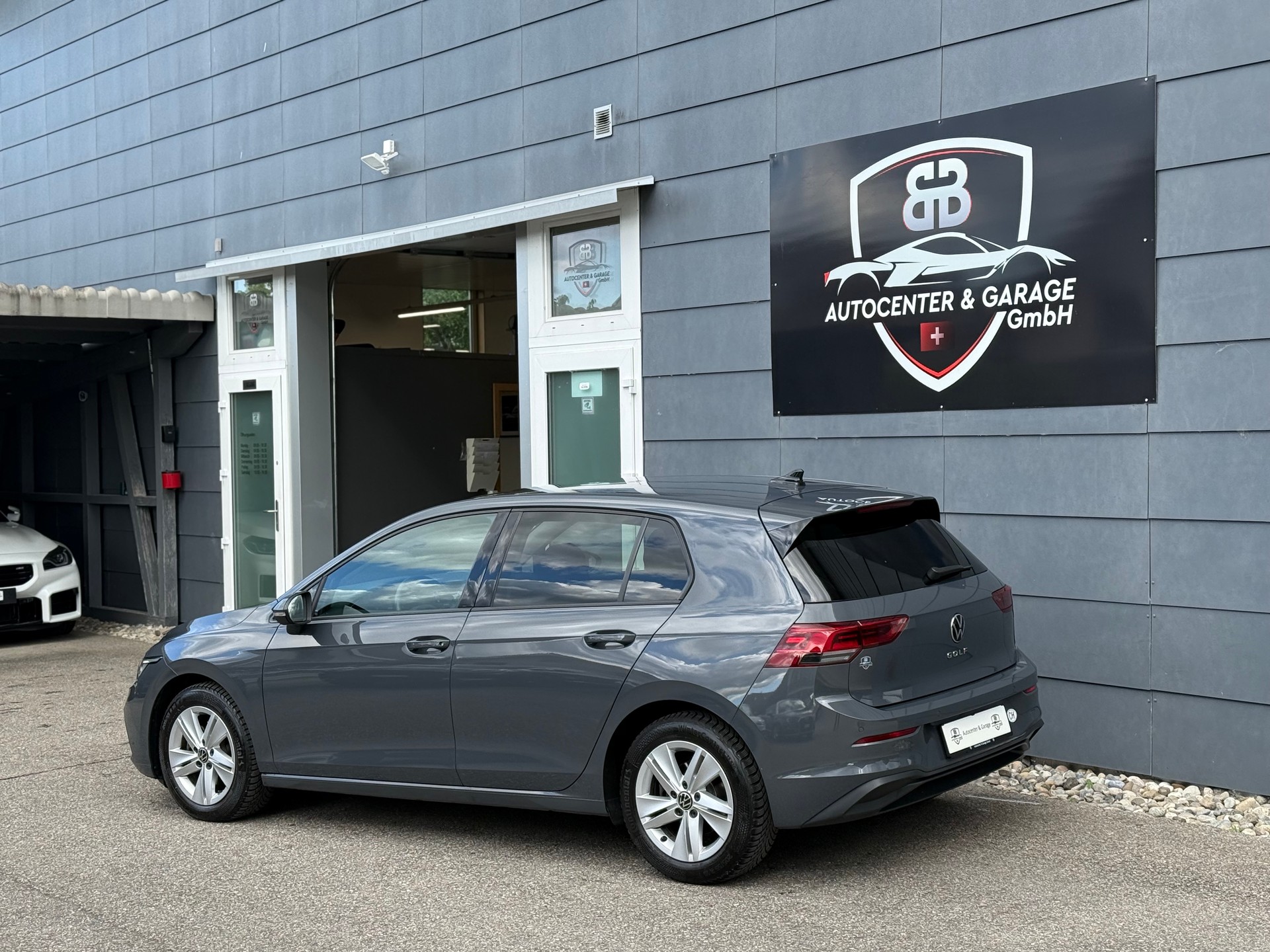 VW Golf 2.0 TDI Style DSG-showroom-element-3