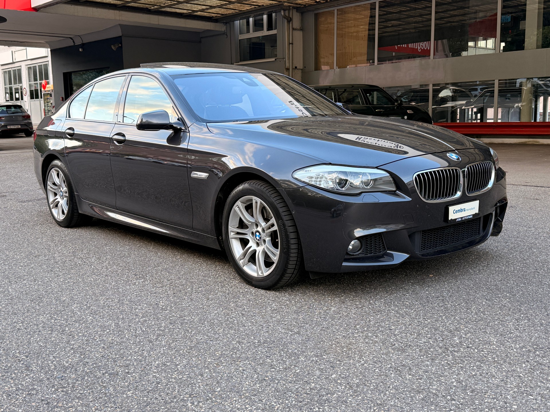BMW 535d xDrive Steptronic M-PAKET-showroom-element-2