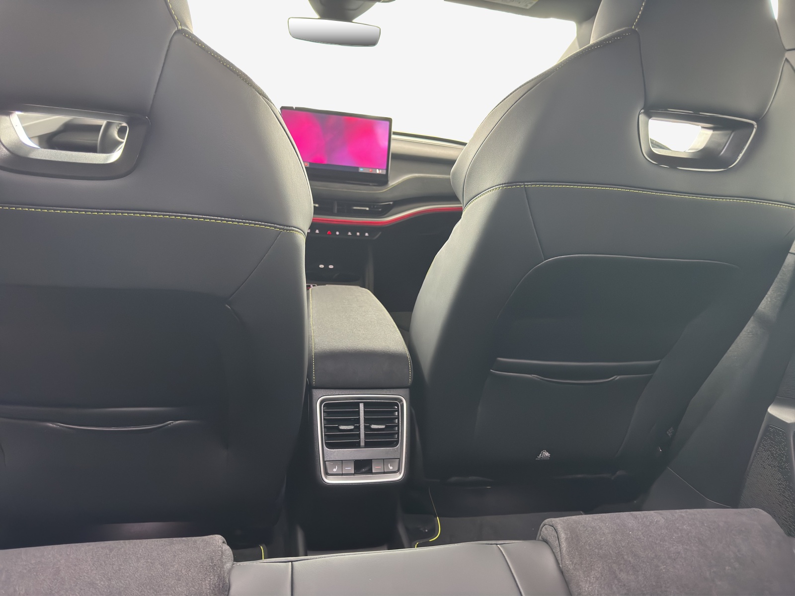 SKODA Elroq RS 4x4-image-10