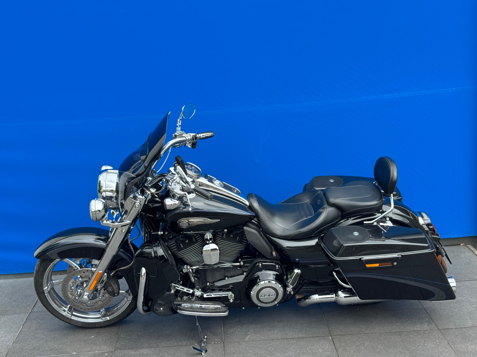 HARLEY-DAVIDSON FLHRSE5 Road King ABS CVO Screamin Eagle Anniv.-image-15