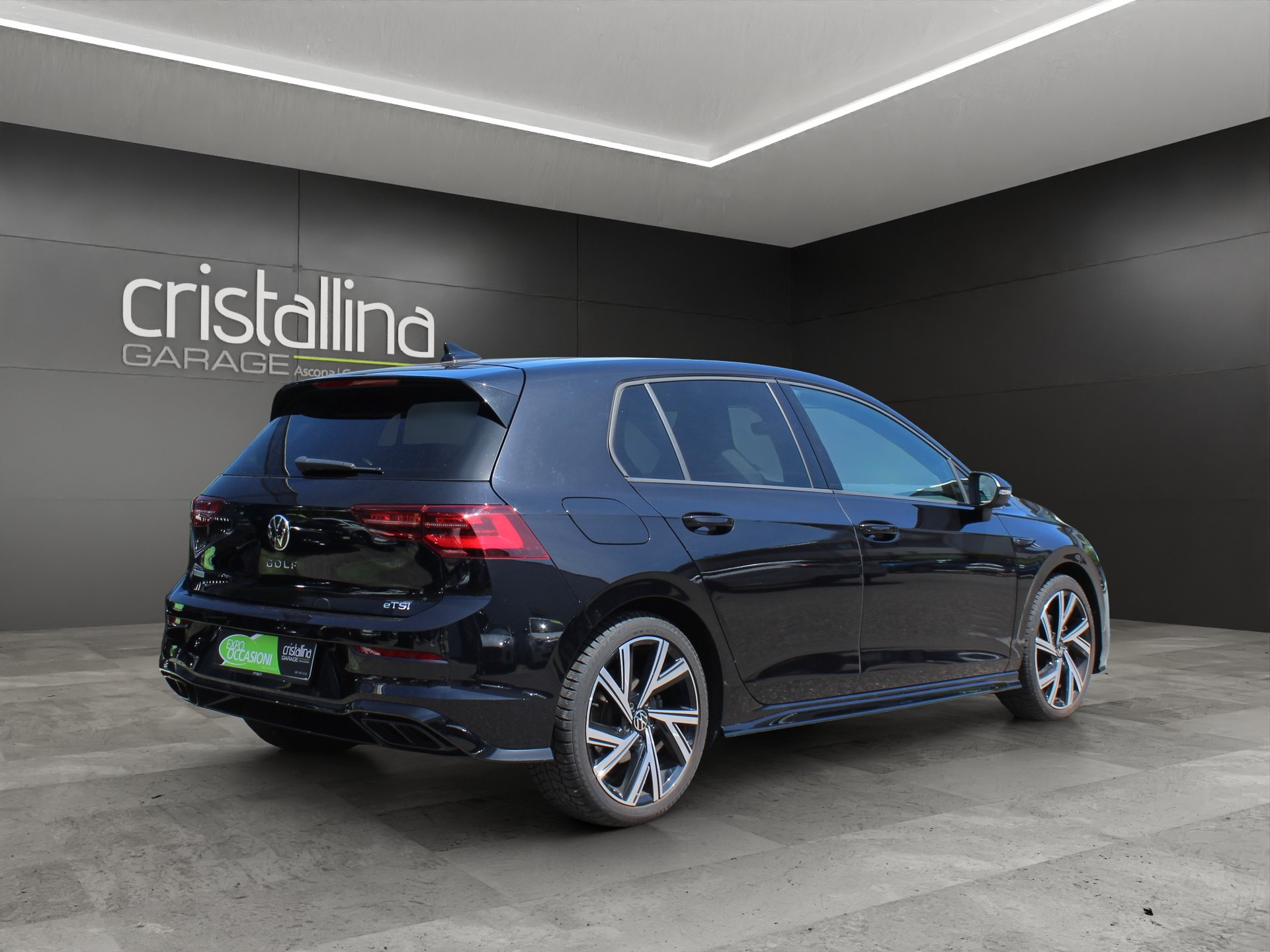 VW Golf VIII 1.5 eTSI R-Line DSG-showroom-element-3