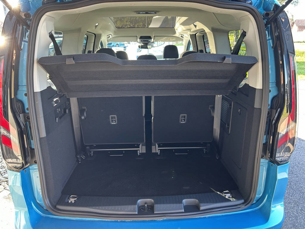 FORD TOURNEO CONNECT Grand 1.5 EcoBoost 150 Active PHEV-image-4