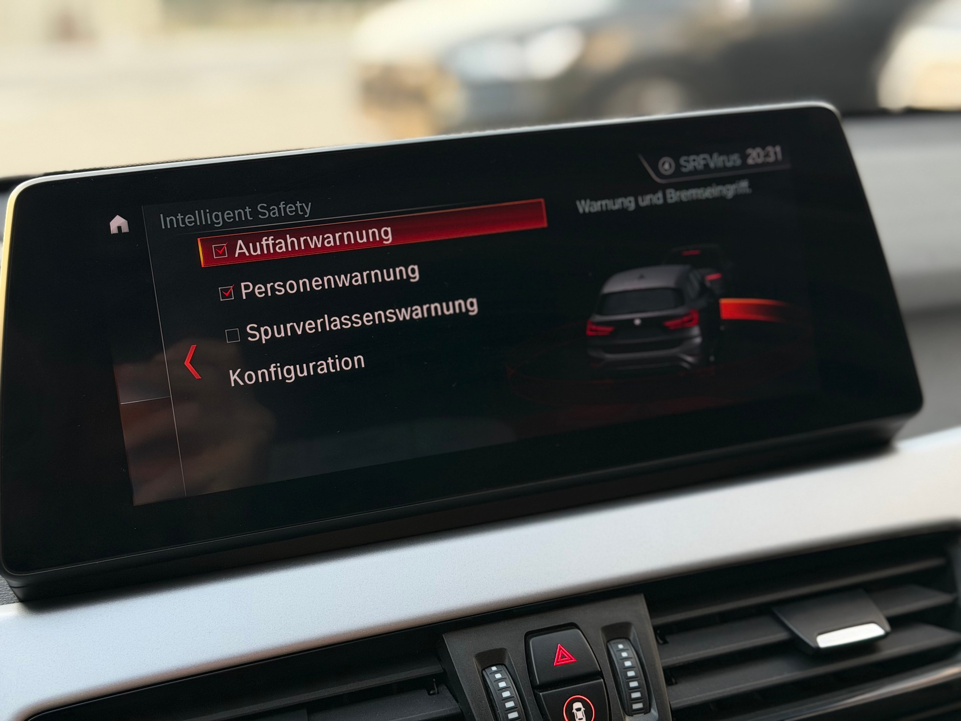 BMW X1 xDrive 18d Essential Edition Steptronic-image-21