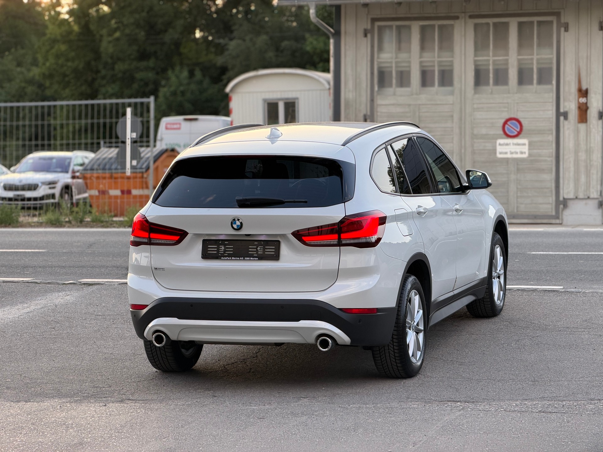 BMW X1 xDrive 18d Essential Edition Steptronic-image-4