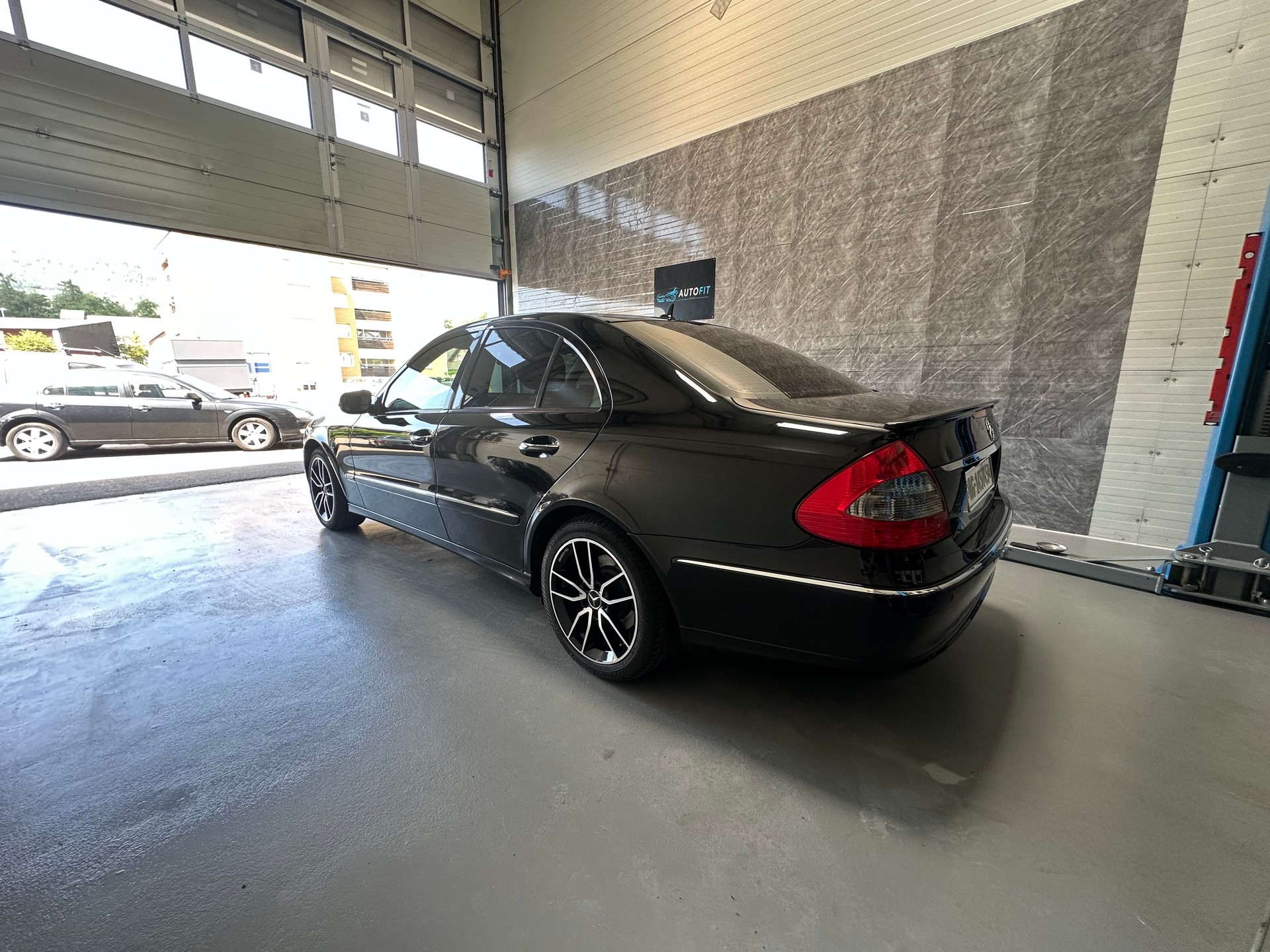 MERCEDES-BENZ E 320 CDI Elégance 7G-Tronic-image-5