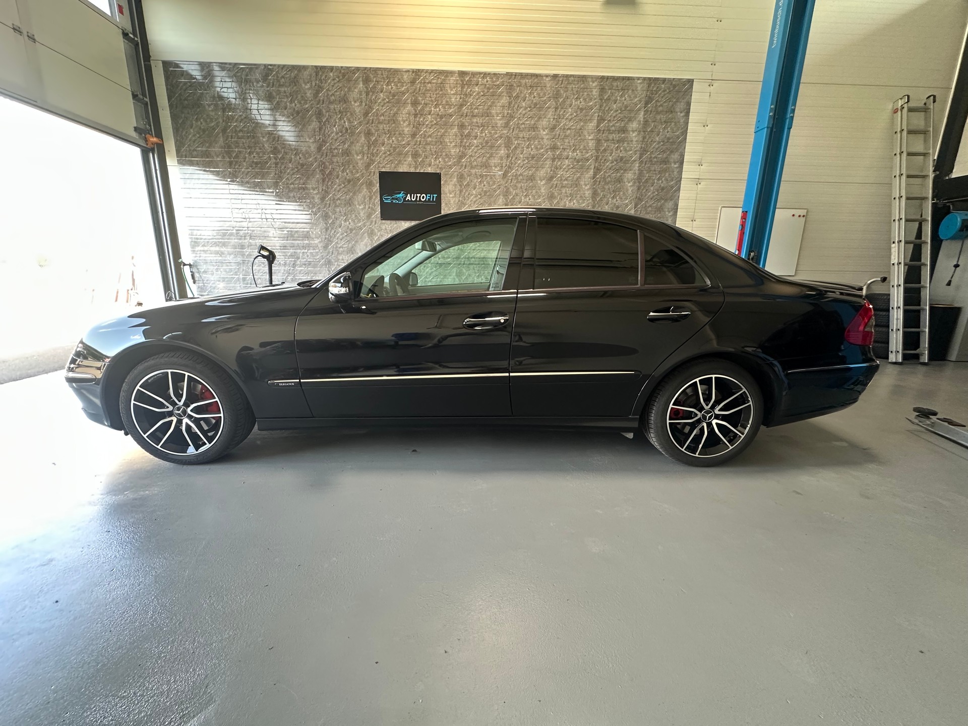 MERCEDES-BENZ E 320 CDI Elégance 7G-Tronic-image-2