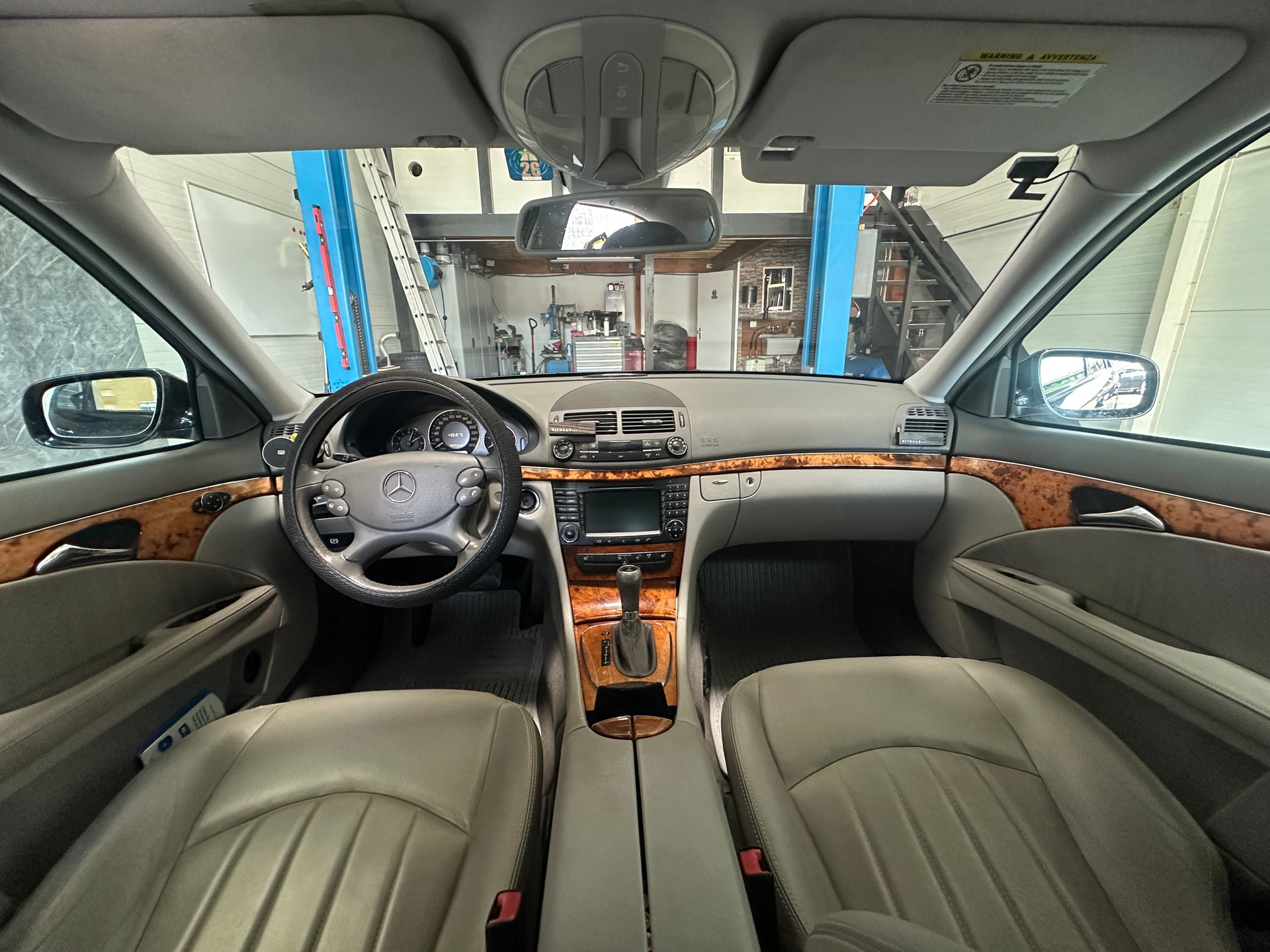 MERCEDES-BENZ E 320 CDI Elégance 7G-Tronic-image-10