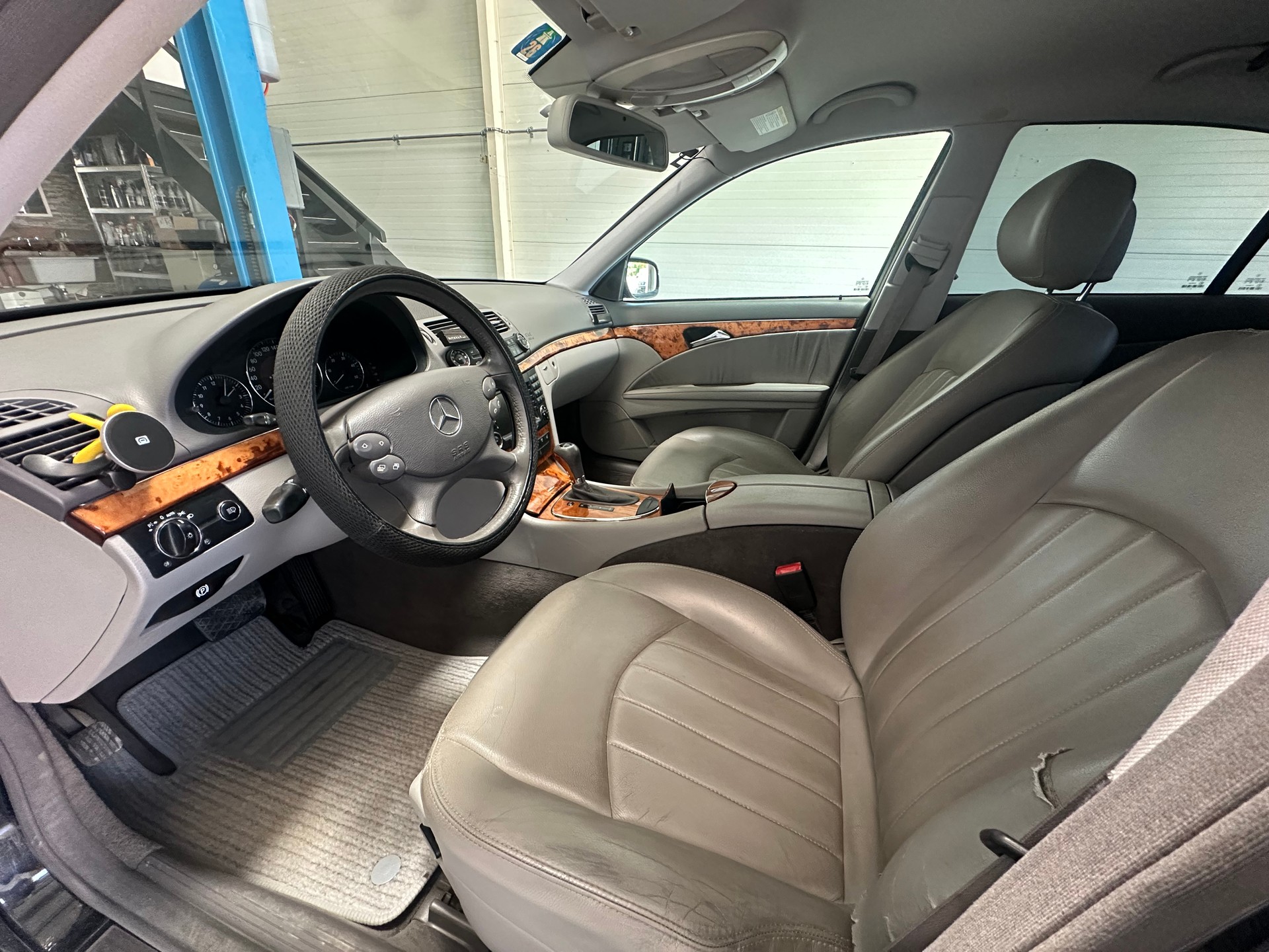 MERCEDES-BENZ E 320 CDI Elégance 7G-Tronic-image-8
