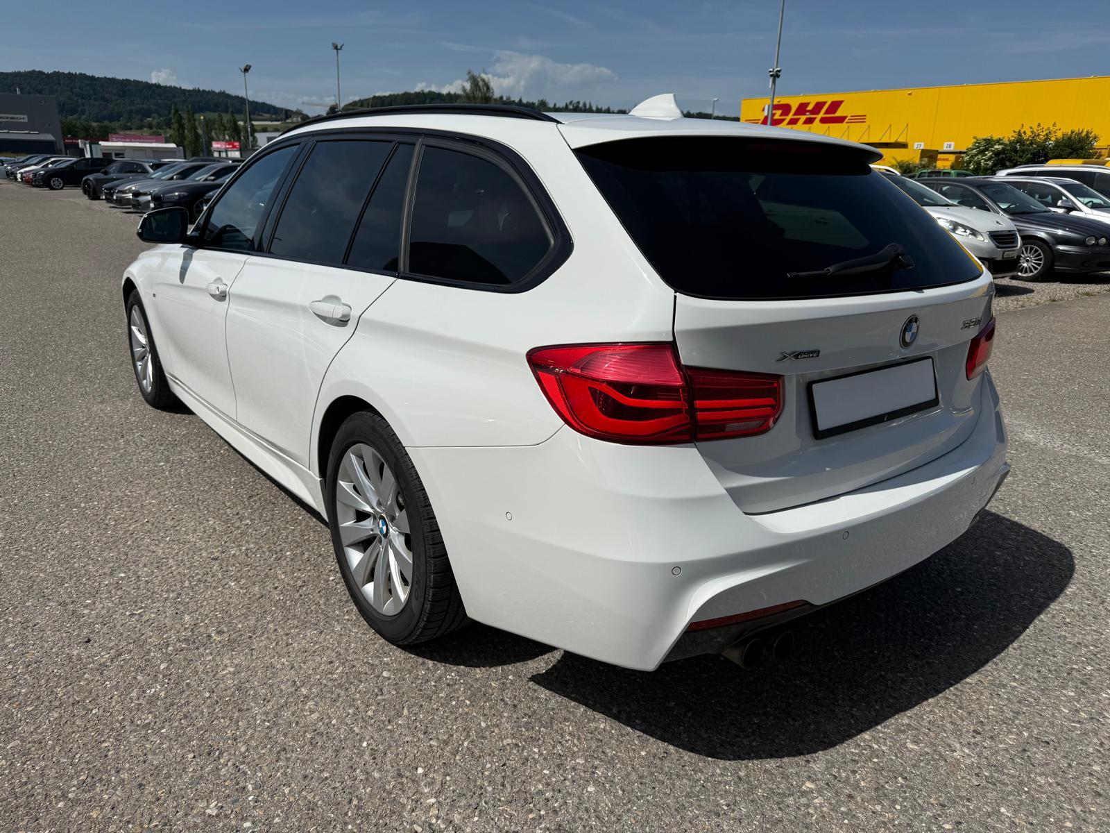 BMW 320i Essential Ed. xDrive SAG Tourin-image-4
