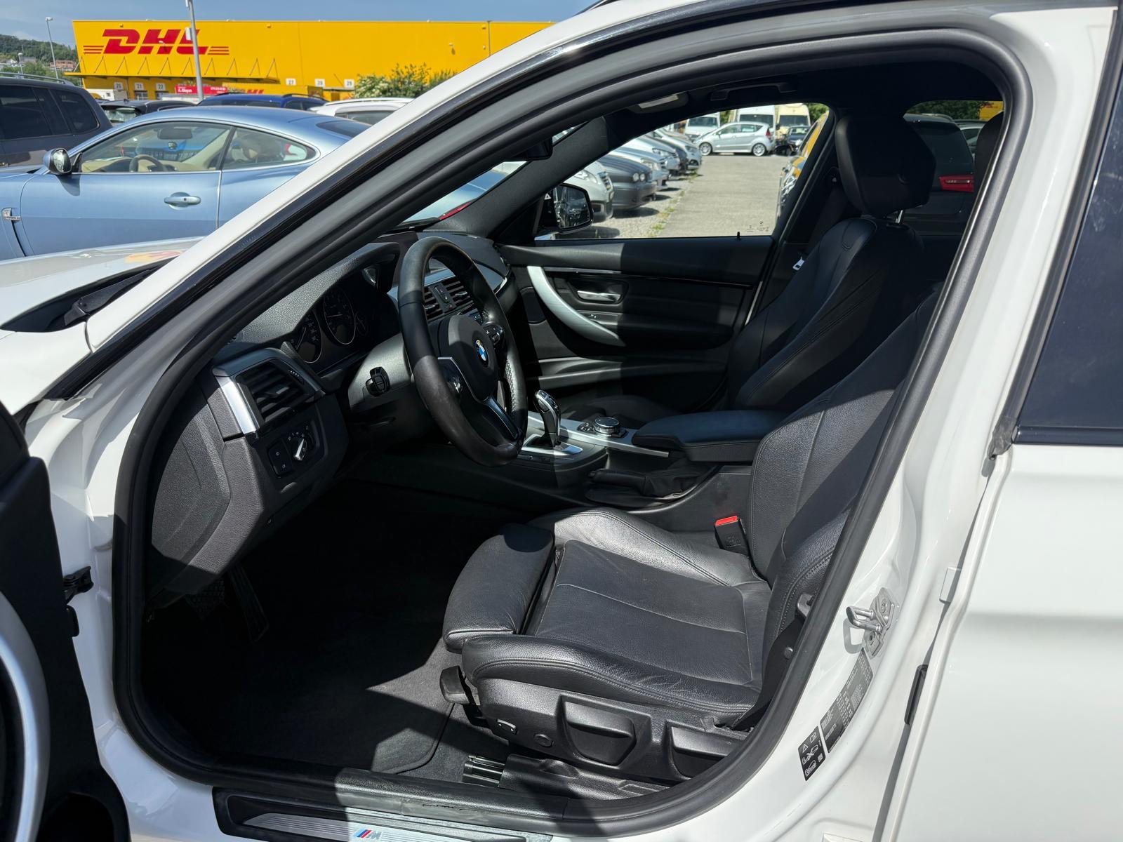 BMW 320i Essential Ed. xDrive SAG Tourin-image-8