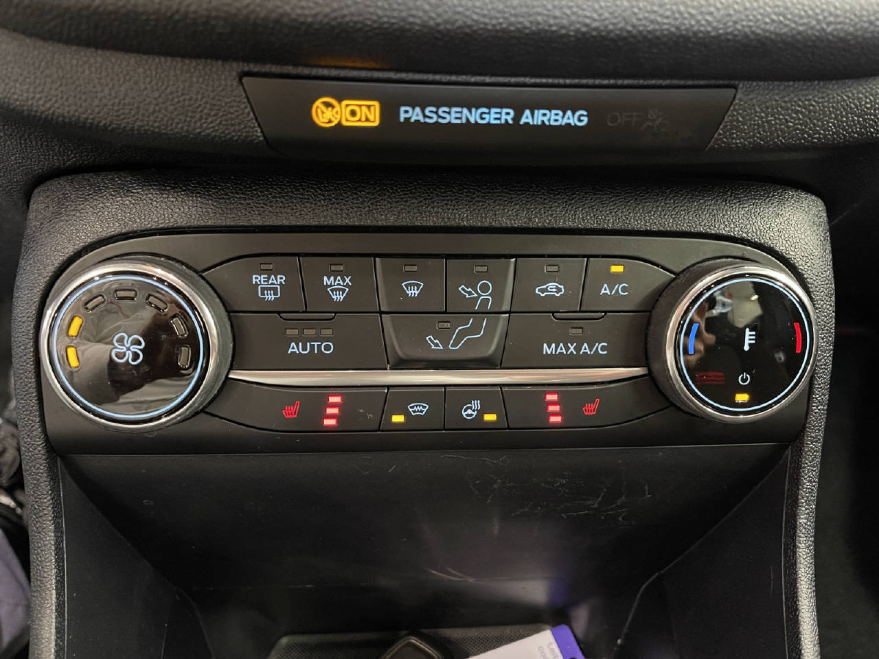 FORD Fiesta 1.0 EcoB Hybrid ST-Line-image-14