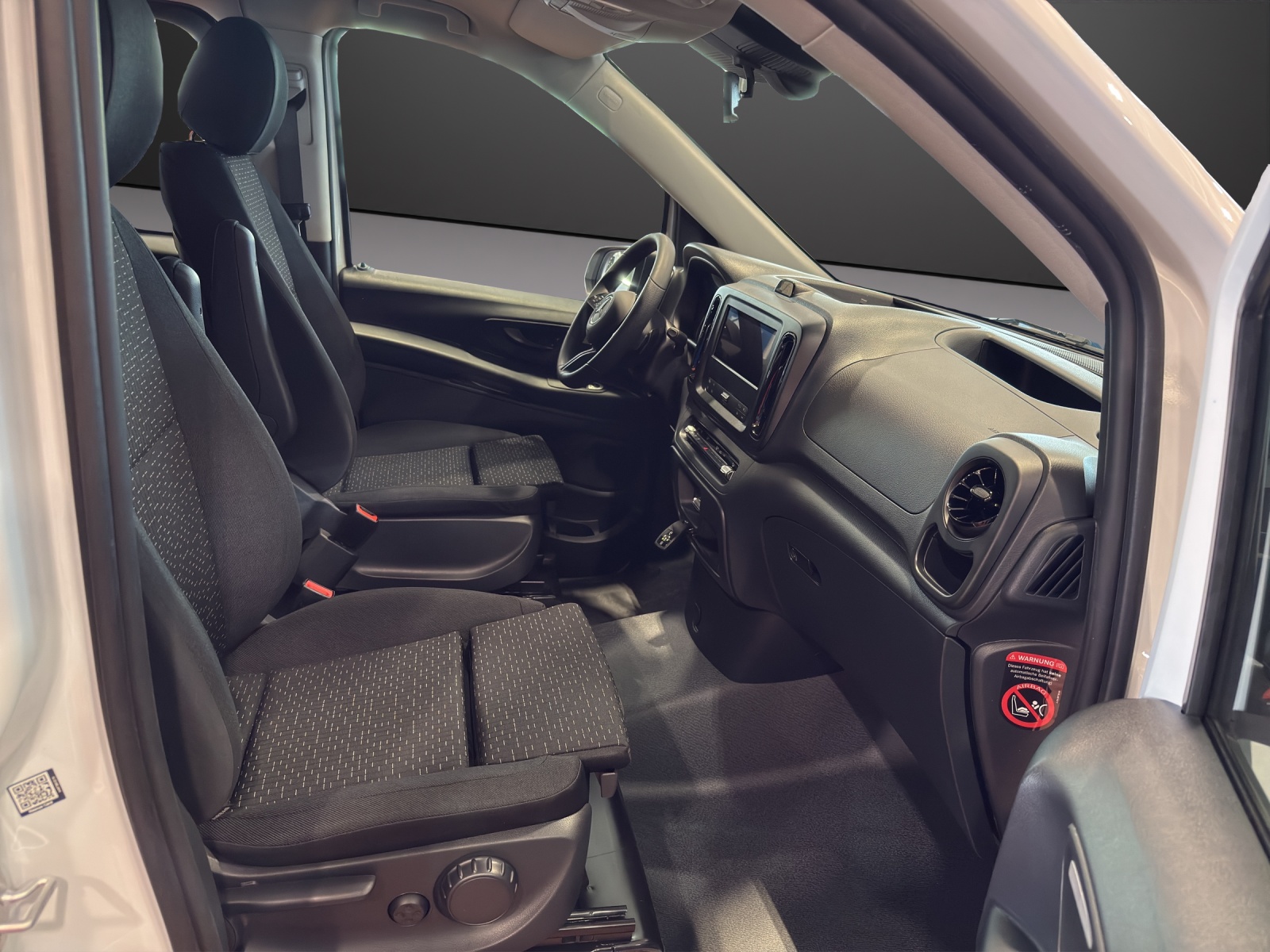 MERCEDES-BENZ Vito 114 CDI Lang Tourer 9G-Tronic Pro-image-9