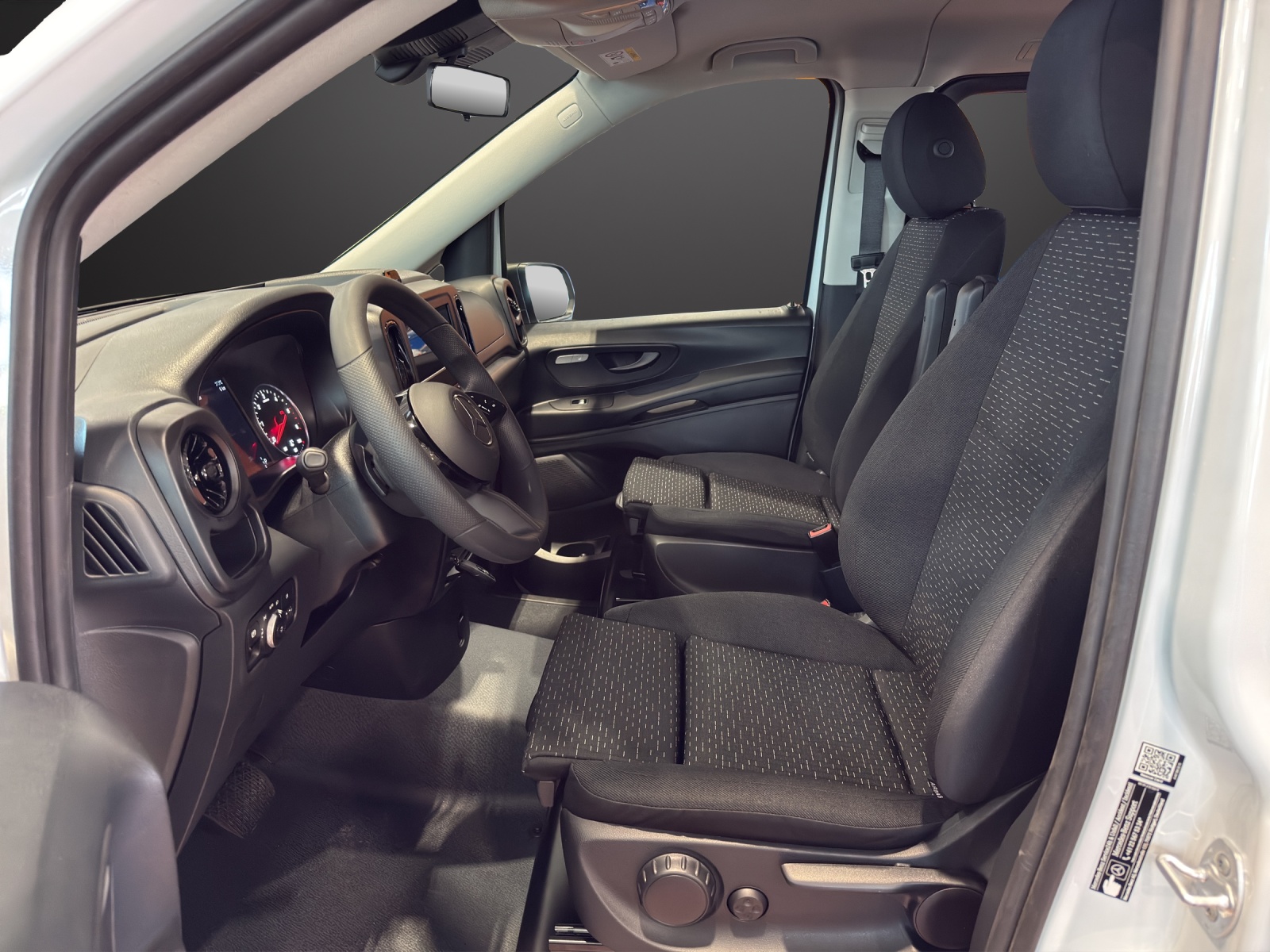 MERCEDES-BENZ Vito 114 CDI Lang Tourer 9G-Tronic Pro-image-6