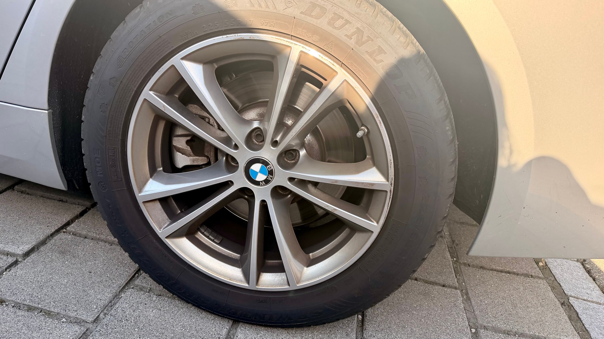 BMW 530i xDrive Luxury Line-image-14