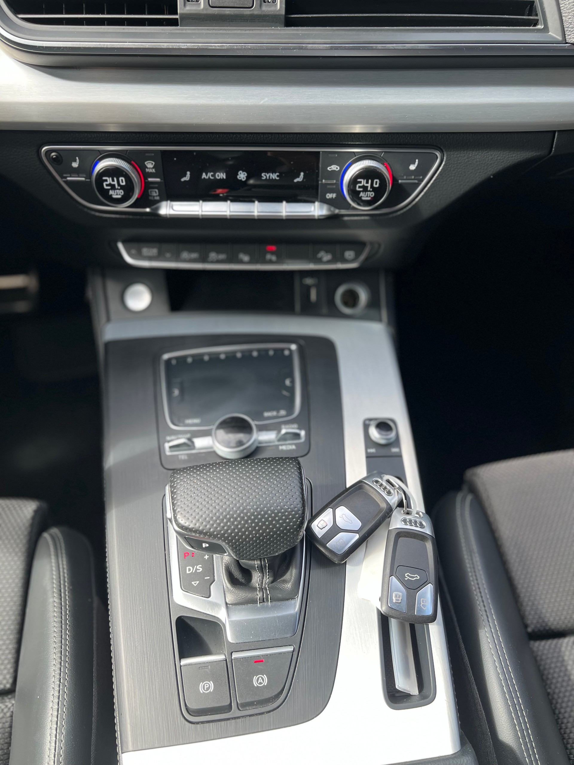 AUDI Q5 2.0 TFSI sport quattro S-tronic / S-Line /-image-22