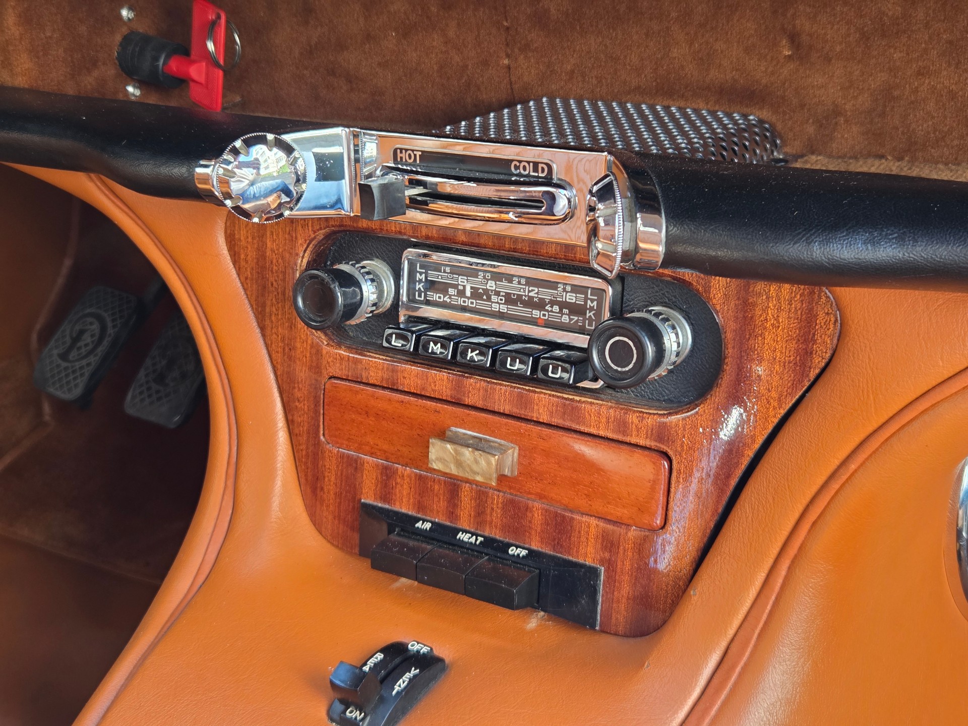 DAIMLER 420 Sovereign - voiture CH - boîte mécanique - Overdrive - rarissime - superbe état - expertisée vétéran 10.24.-image-14