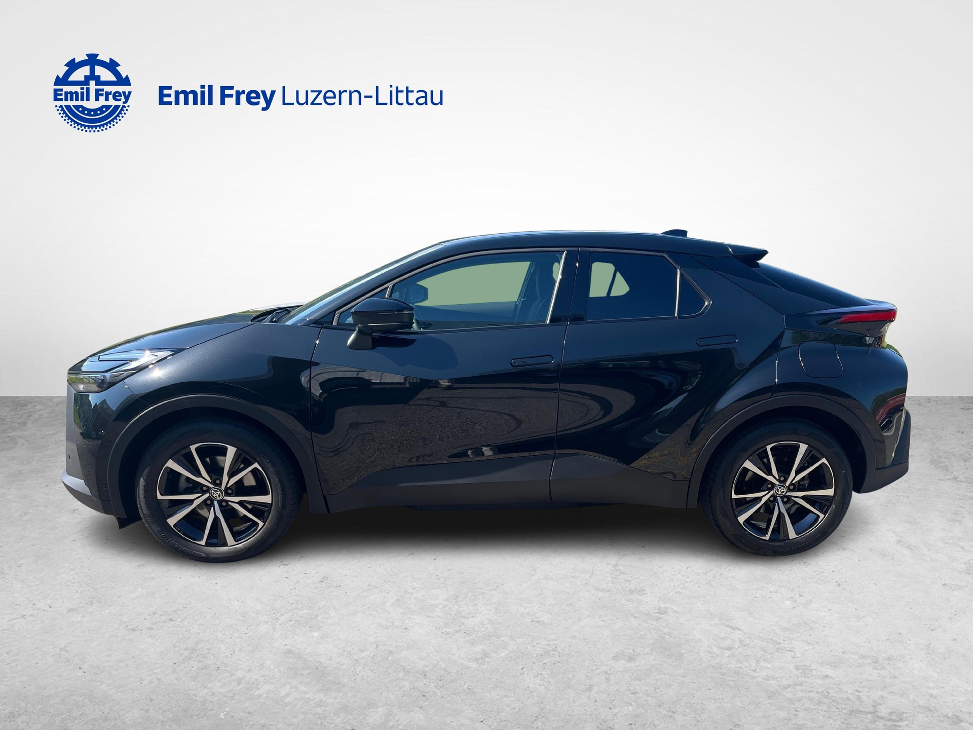 TOYOTA C-HR 2.0 PHEV Swiss Edition-showroom-element-2