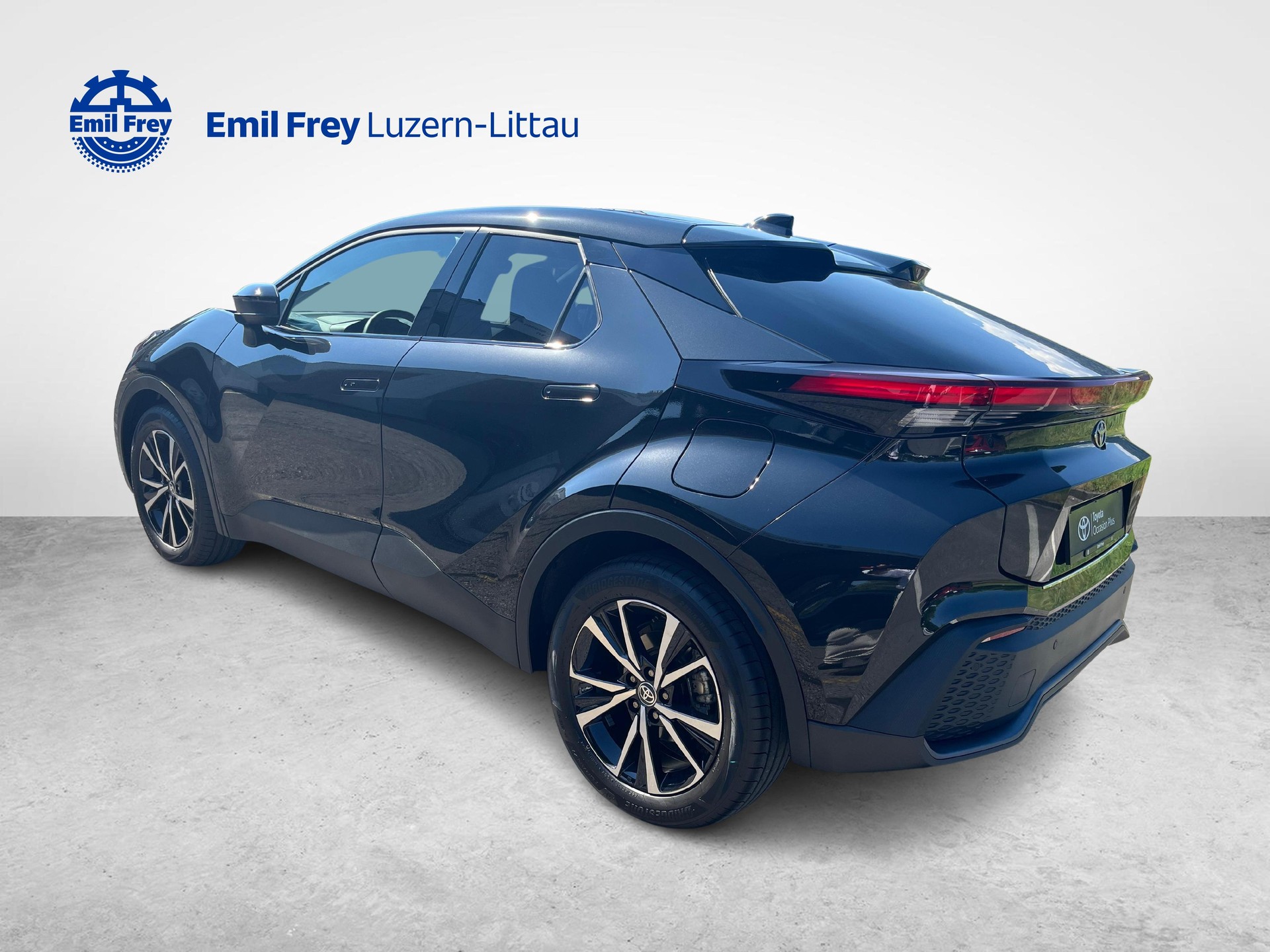 TOYOTA C-HR 2.0 PHEV Swiss Edition-showroom-element-3