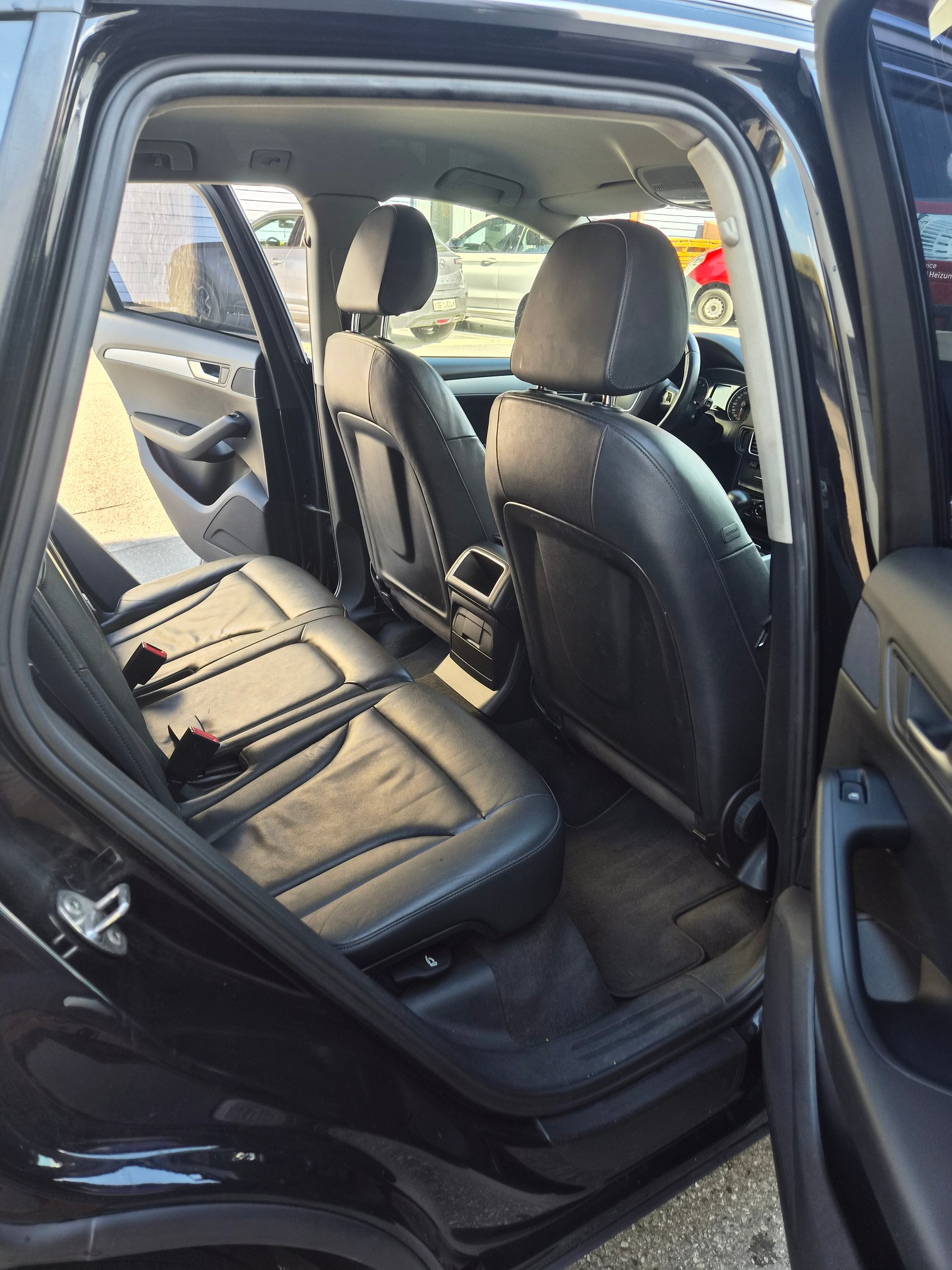 AUDI Q5 2.0 TFSI quattro S-tronic-image-11