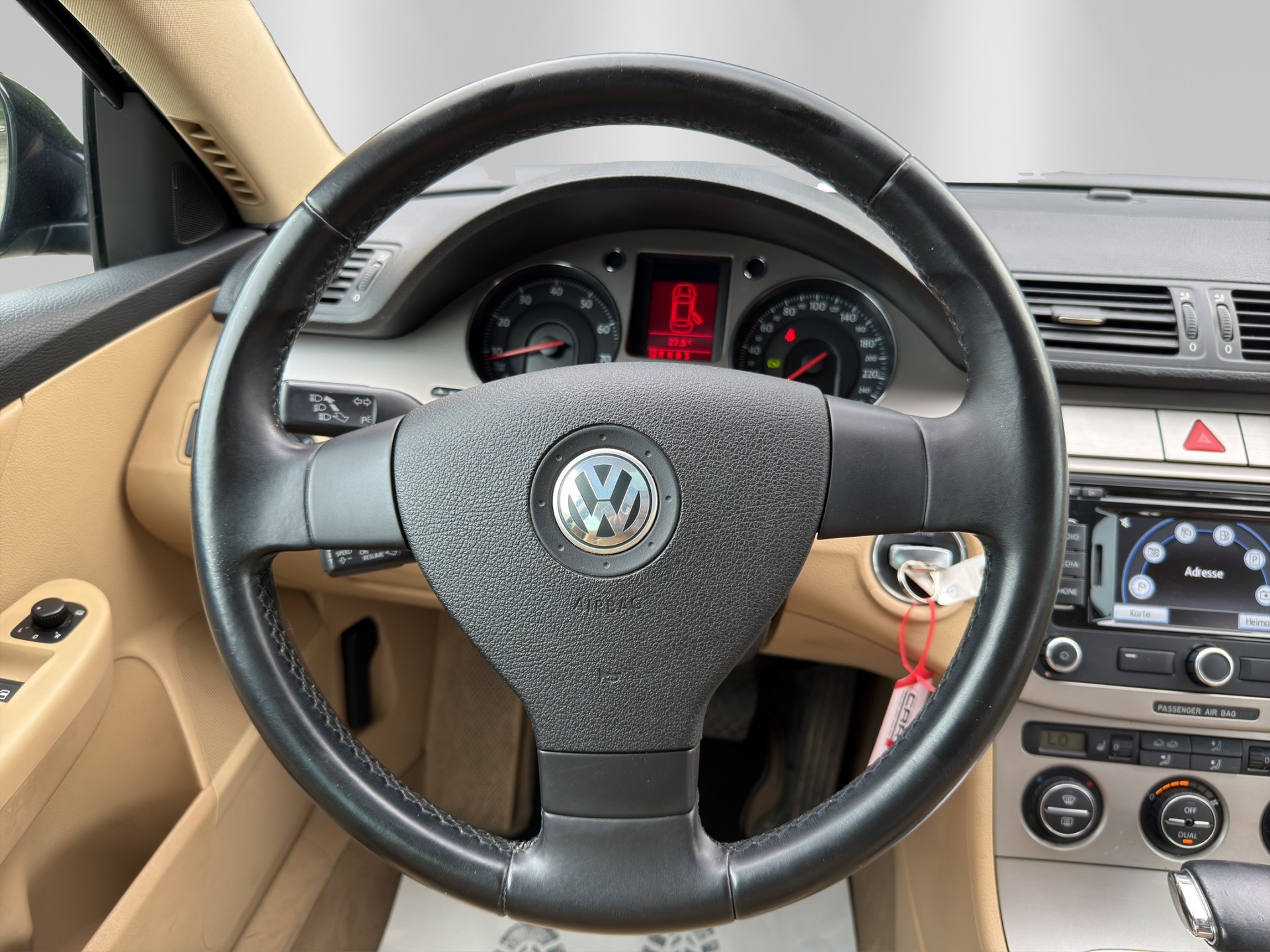 VW Passat Variant 2.0T FSI Sportline-image-10