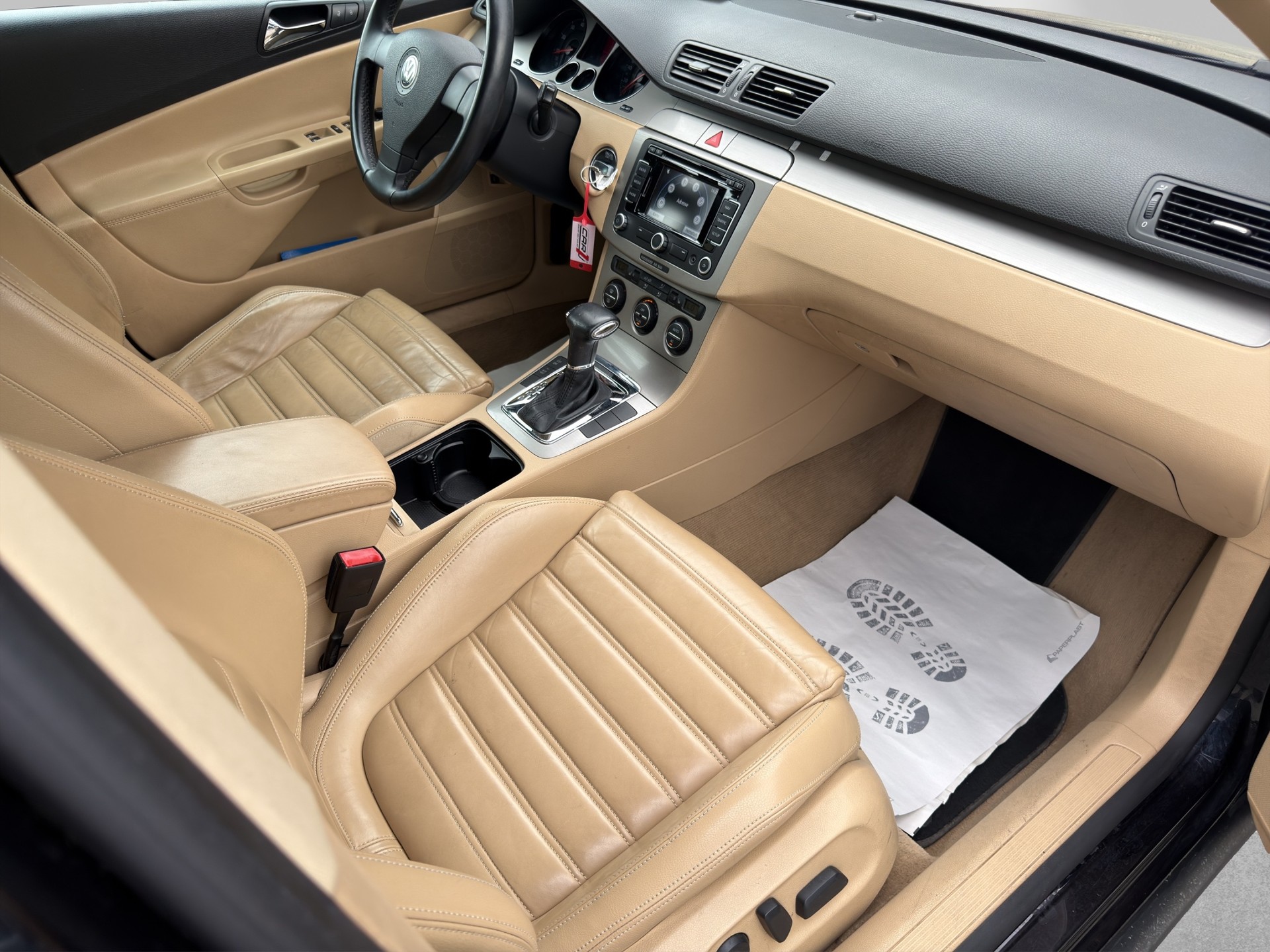 VW Passat Variant 2.0T FSI Sportline-image-13
