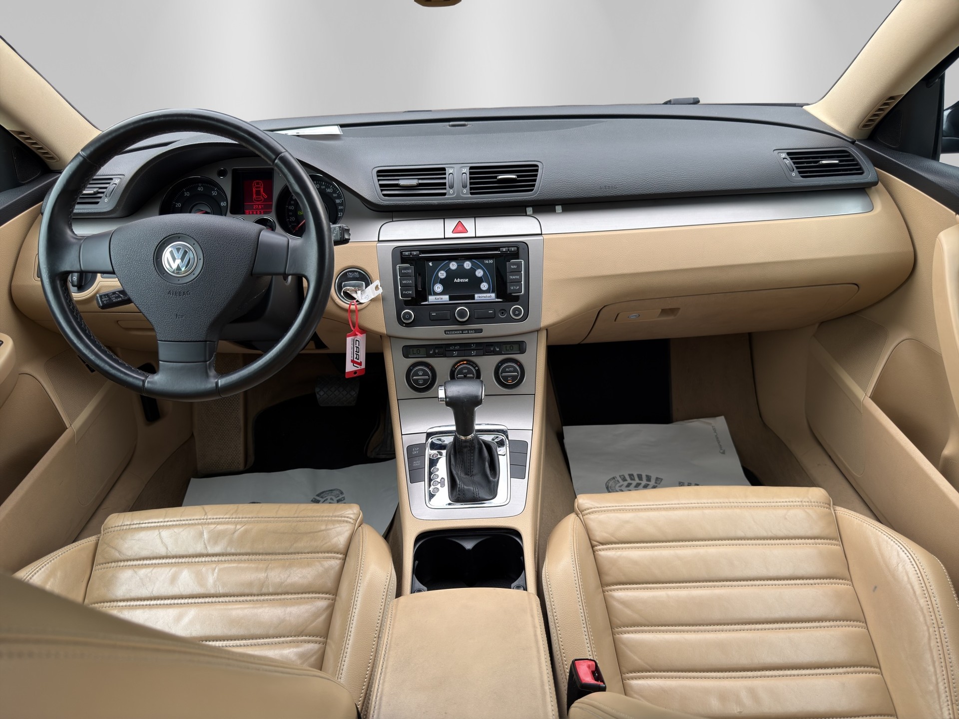 VW Passat Variant 2.0T FSI Sportline-image-9