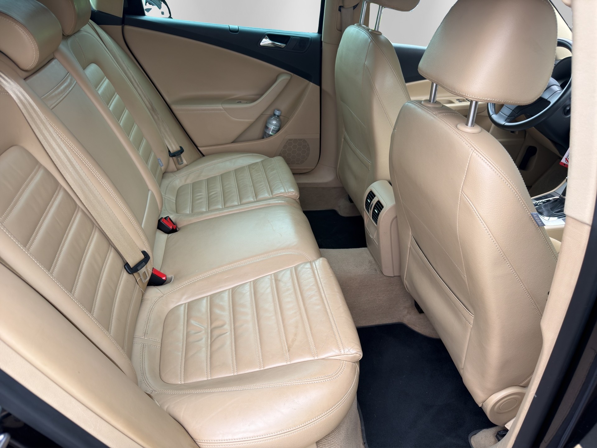 VW Passat Variant 2.0T FSI Sportline-image-15