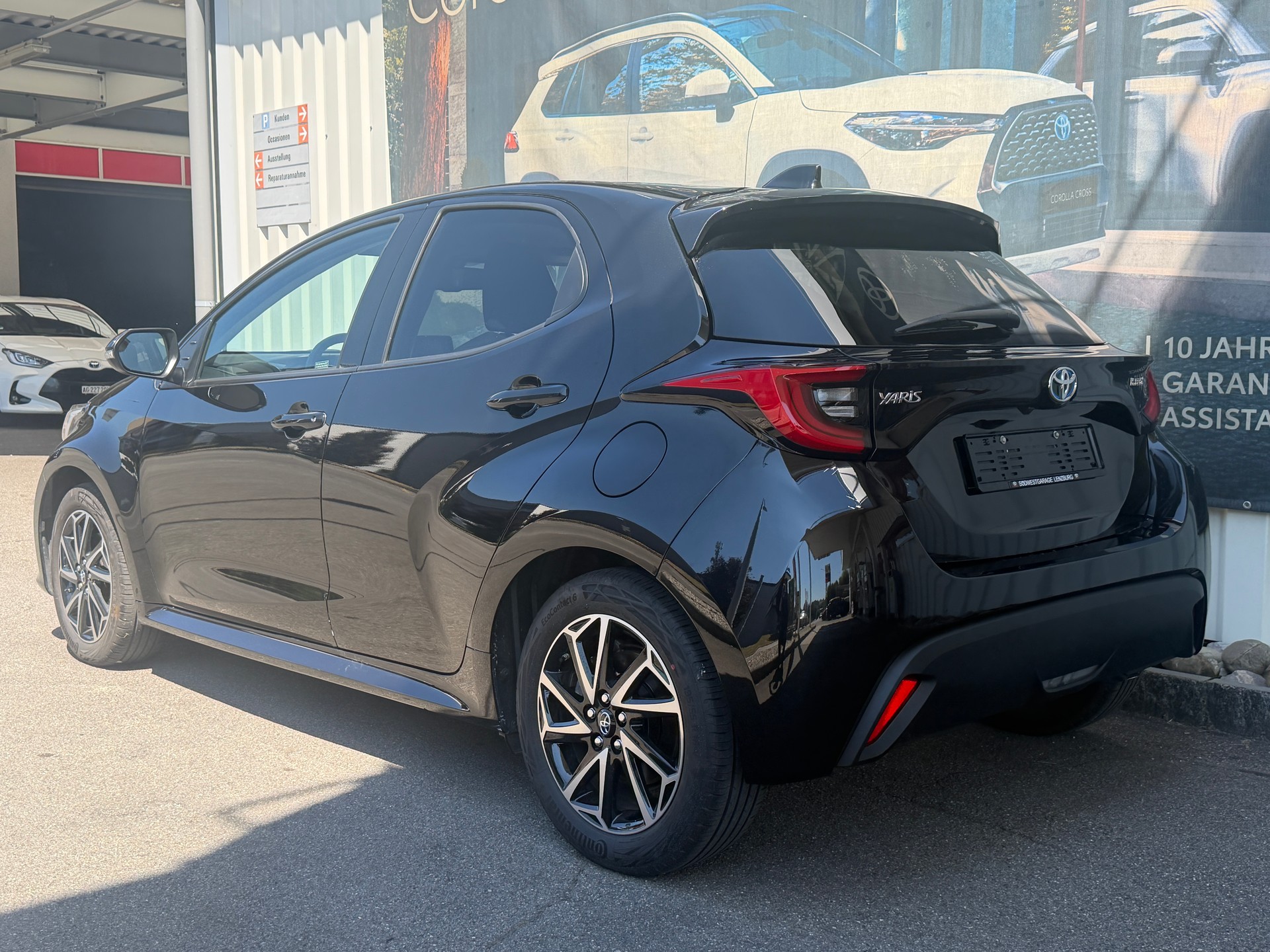 TOYOTA Yaris 1.5 Trend e-CVT-image-4