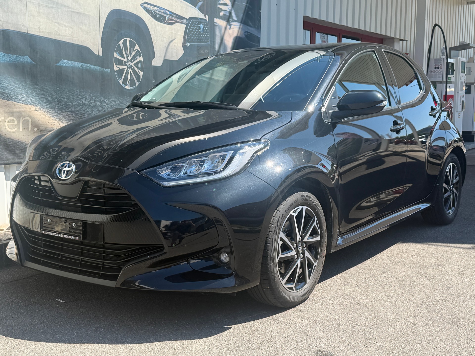 TOYOTA Yaris 1.5 Trend e-CVT-showroom-element-2