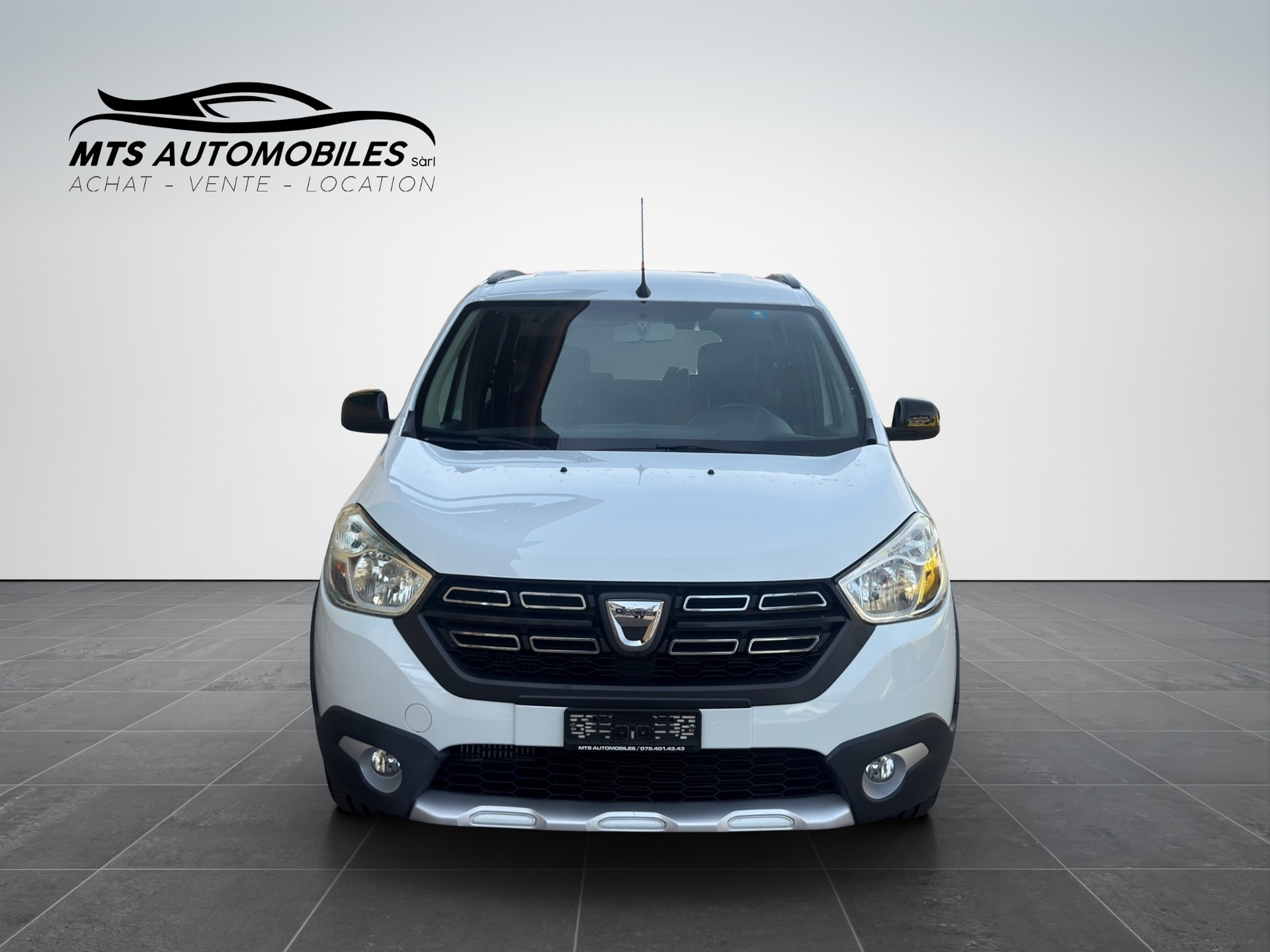 DACIA Lodgy TCE 130 Stepway 7PL-image-1