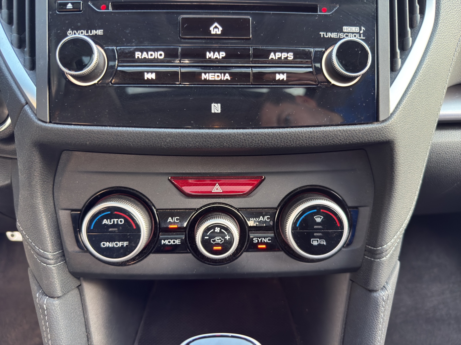 SUBARU Impreza 2.0 Luxury AWD Lineartronic-image-15
