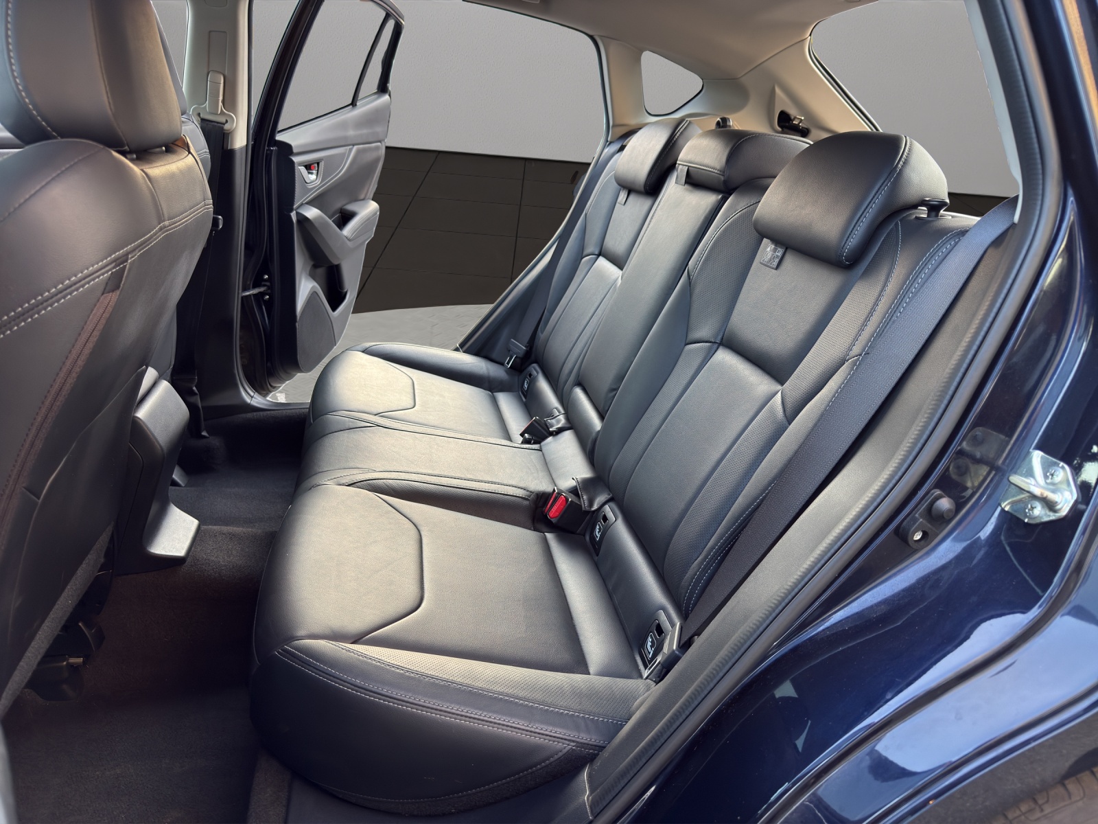 SUBARU Impreza 2.0 Luxury AWD Lineartronic-image-12