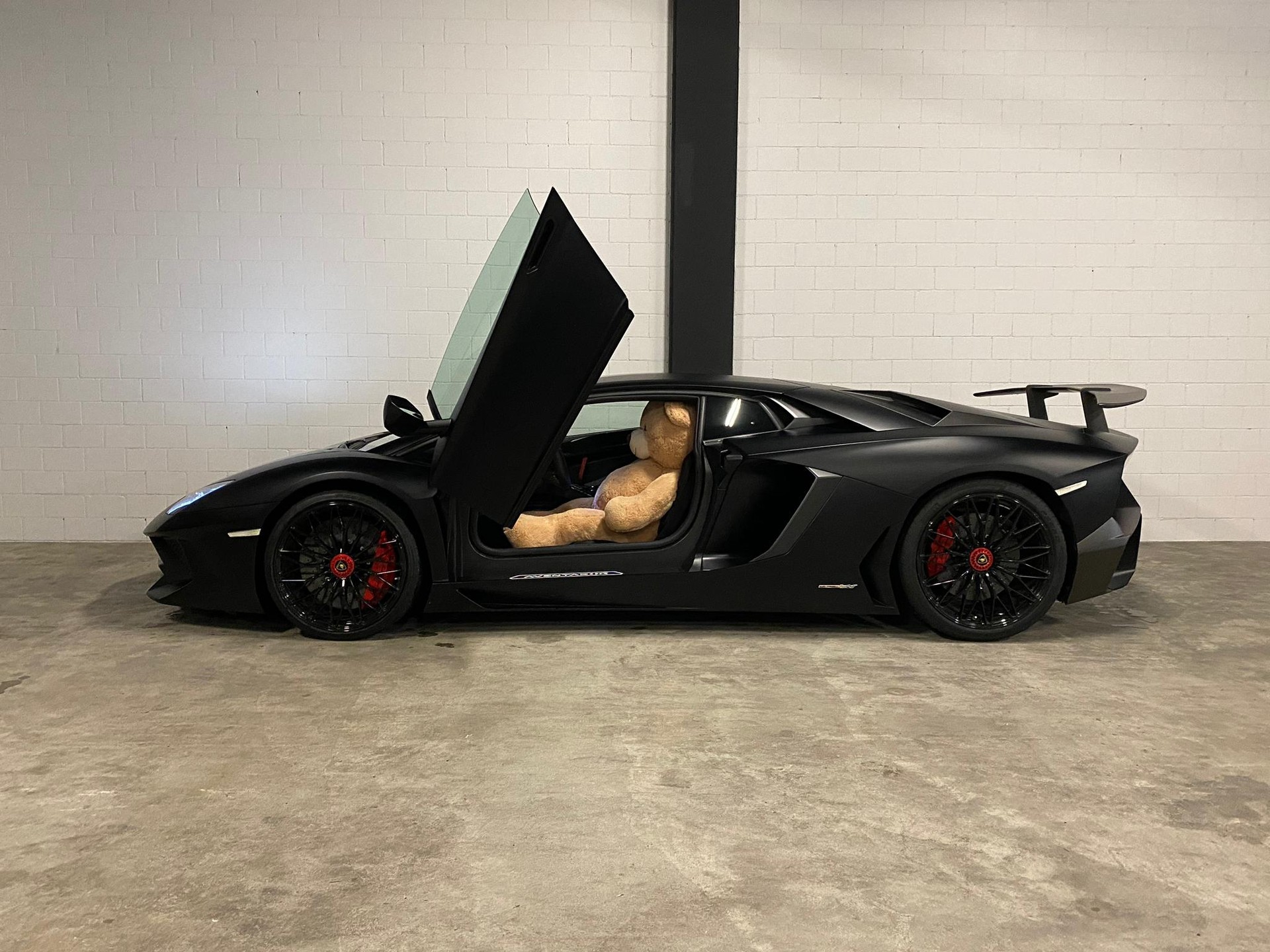 LAMBORGHINI Aventador LP750-4 V Superveloce Coupé E-Gear Ad Personam Mattlackierung "1 of 600"