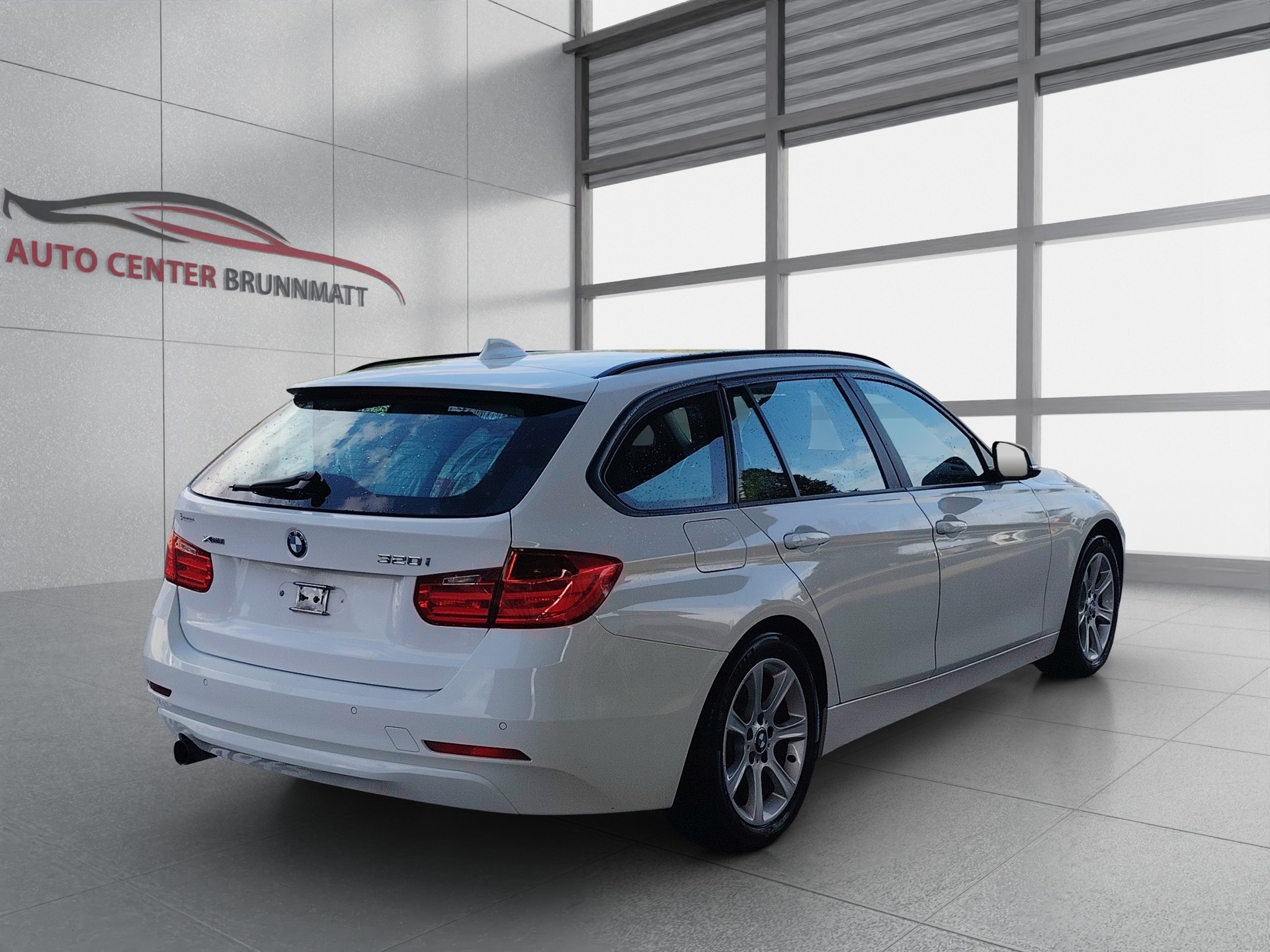 BMW 320i xDrive Touring Steptronic-image-5