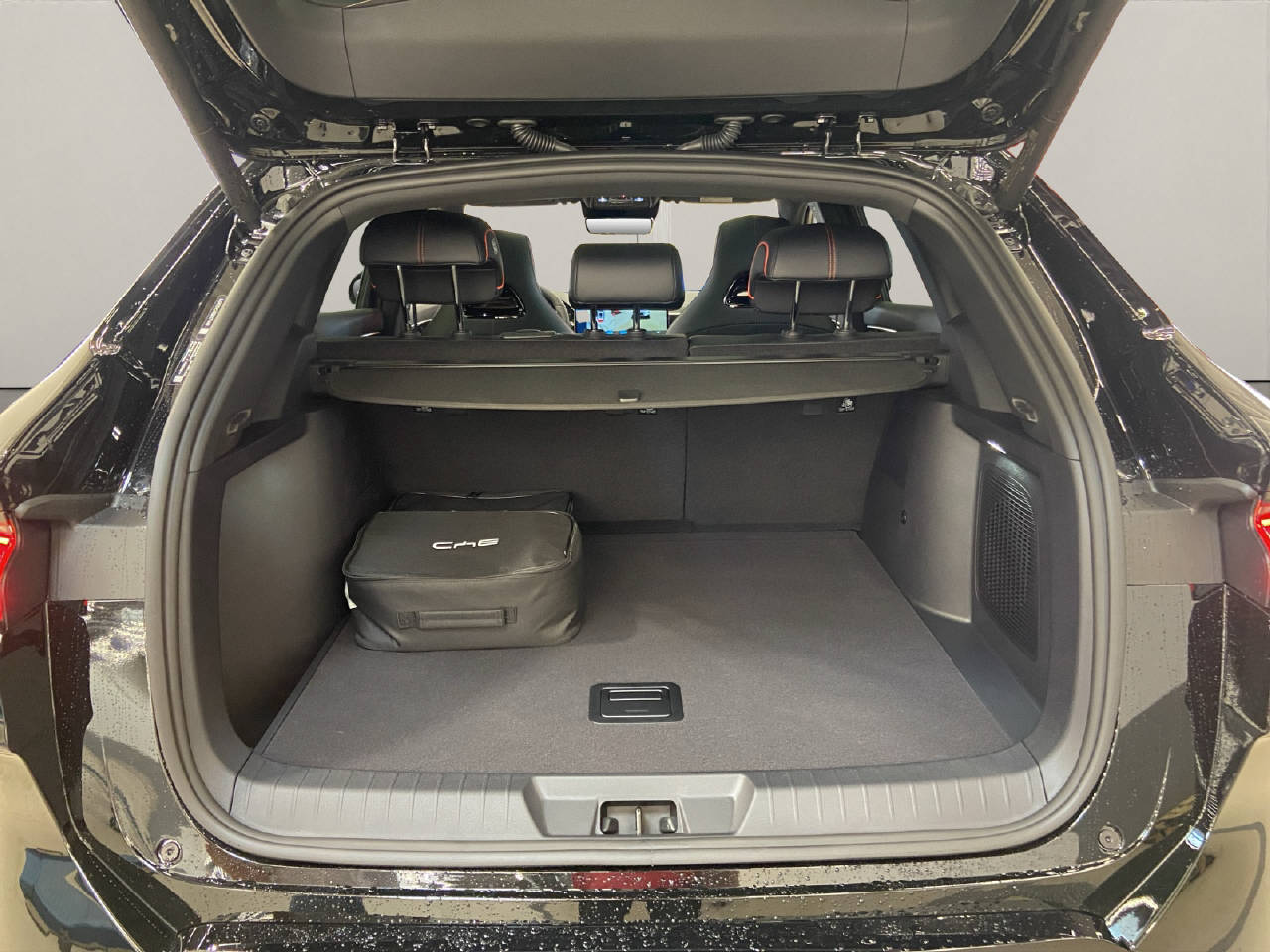 BYD Seal U DM-i Design AWD-image-13