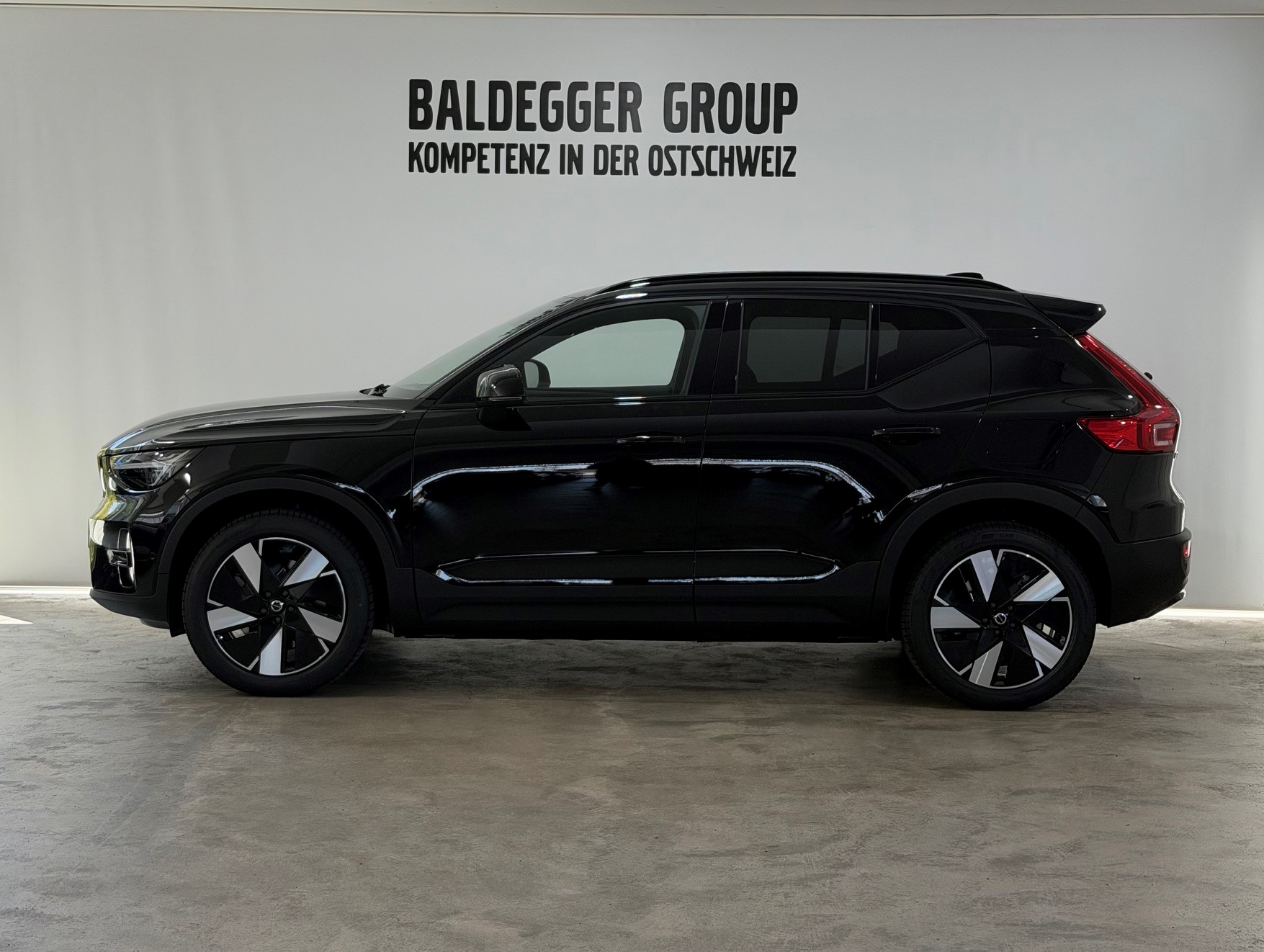 VOLVO EX40 Twin Ultra AWD-showroom-element-2