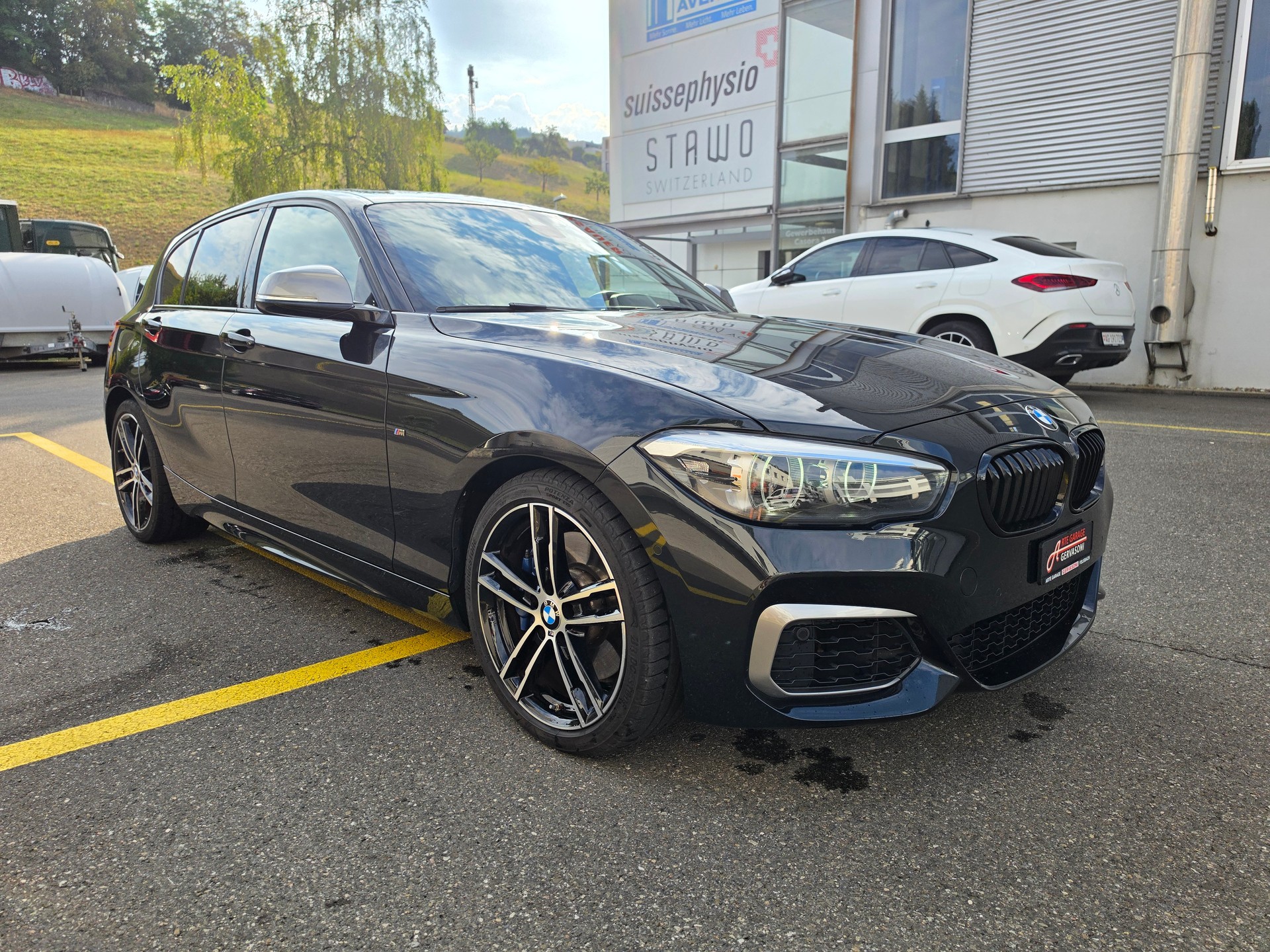 BMW M140i xDrive Steptronic-showroom-element-2