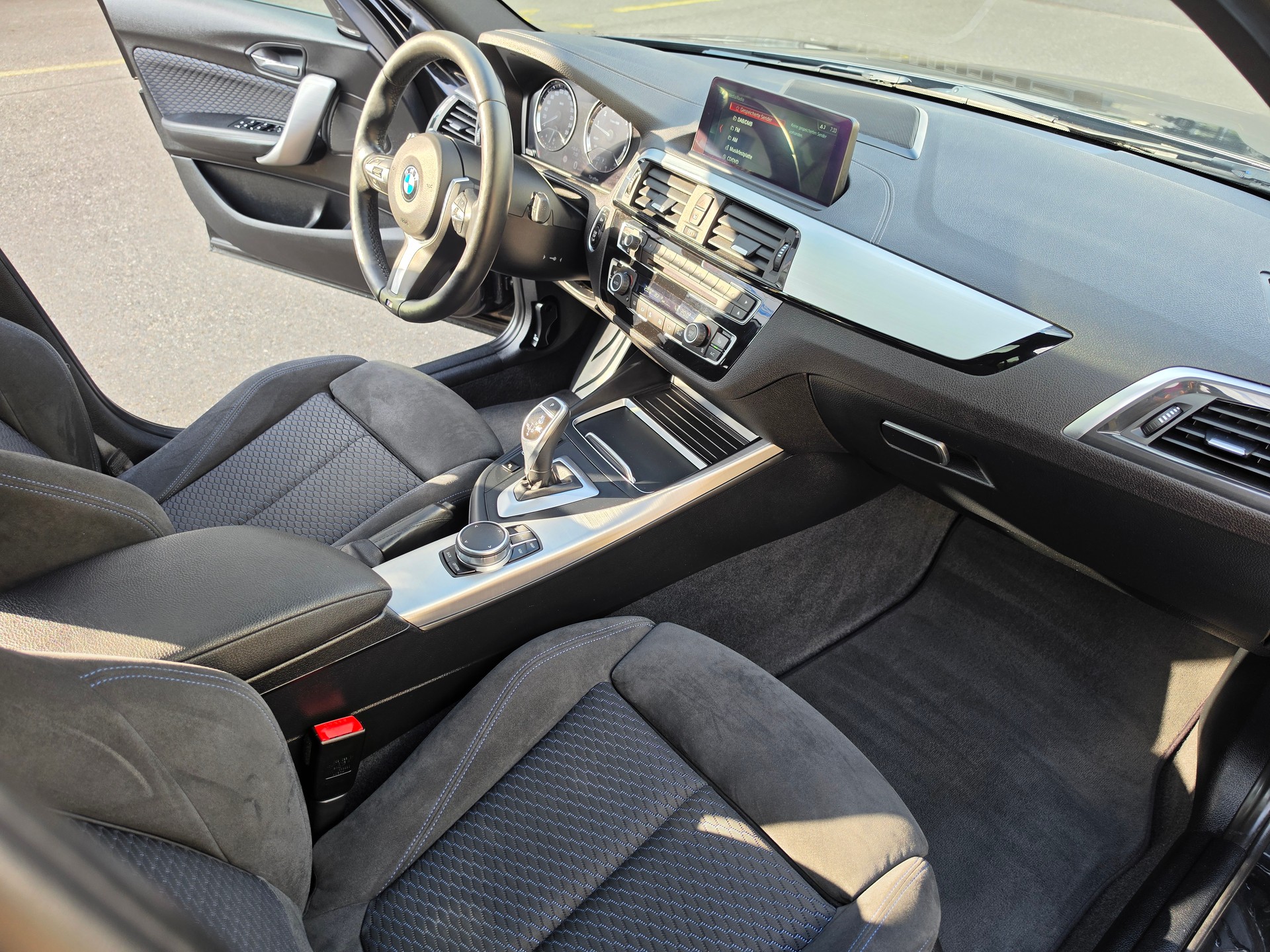 BMW M140i xDrive Steptronic-image-19