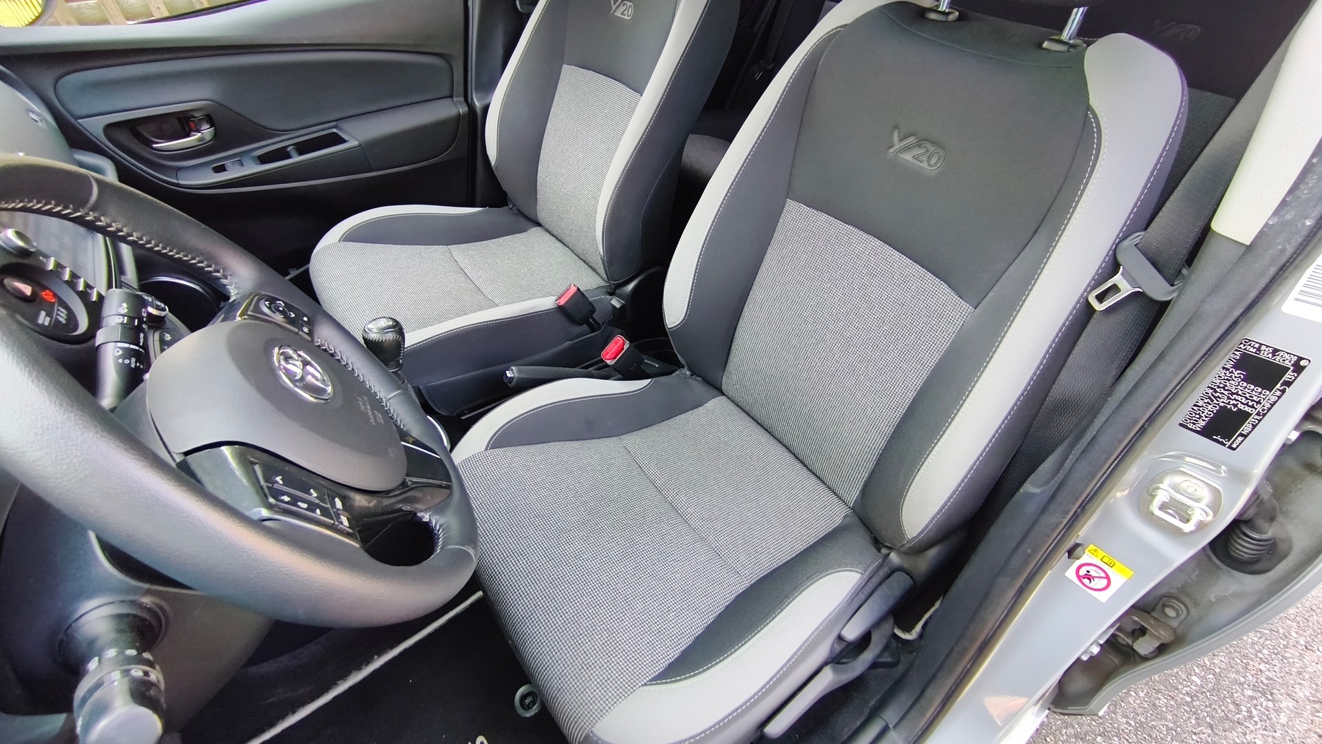 TOYOTA Yaris 1.5 Trend-image-8