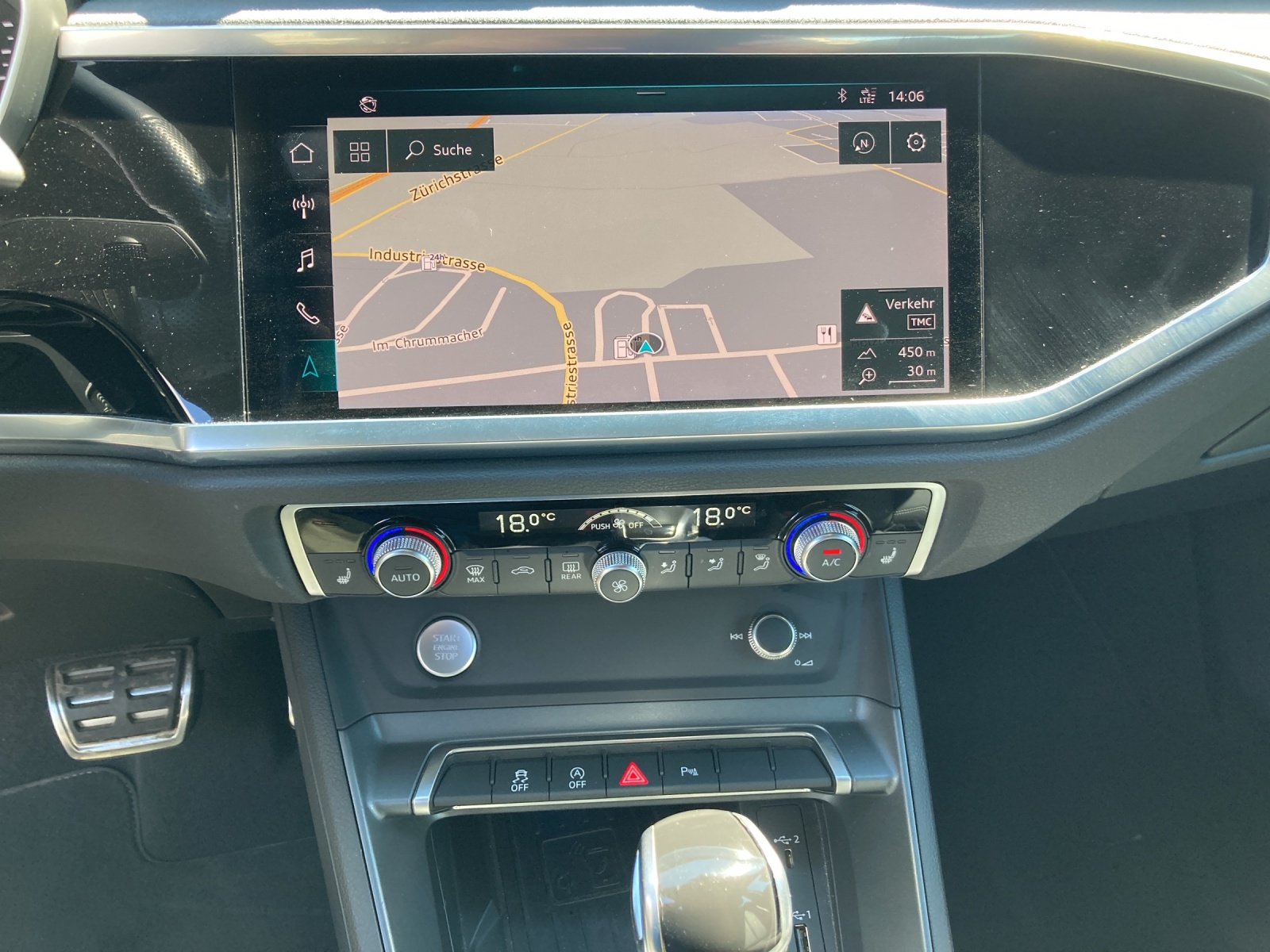 AUDI Q3 40 TFSI S line quattro S-tronic-image-10