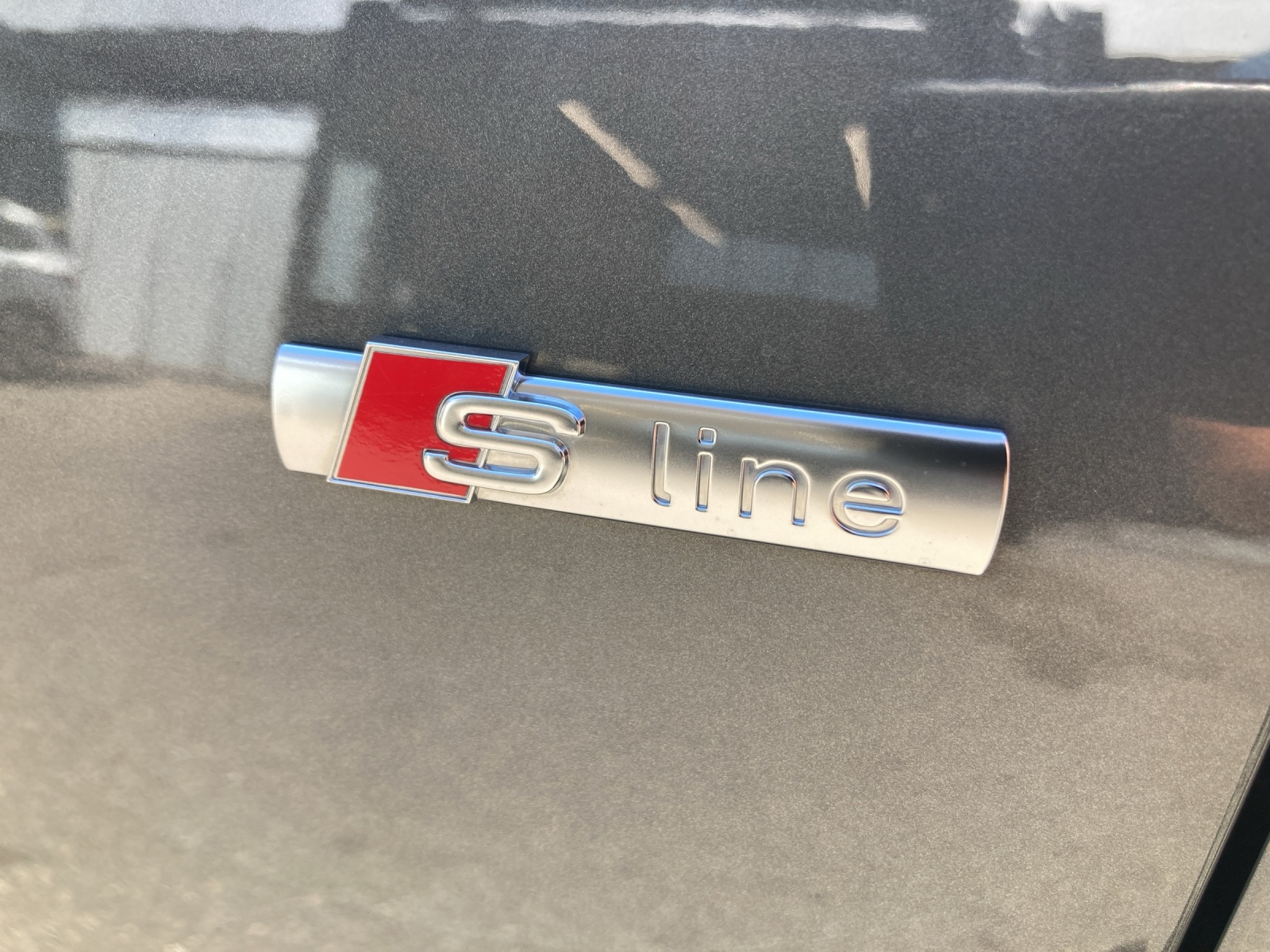 AUDI Q3 40 TFSI S line quattro S-tronic-image-14
