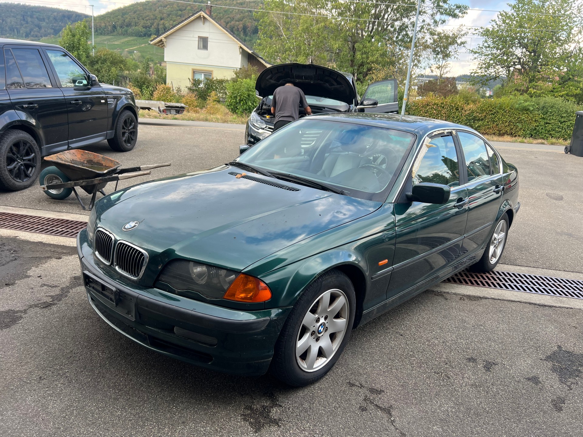 BMW 328i-image-2