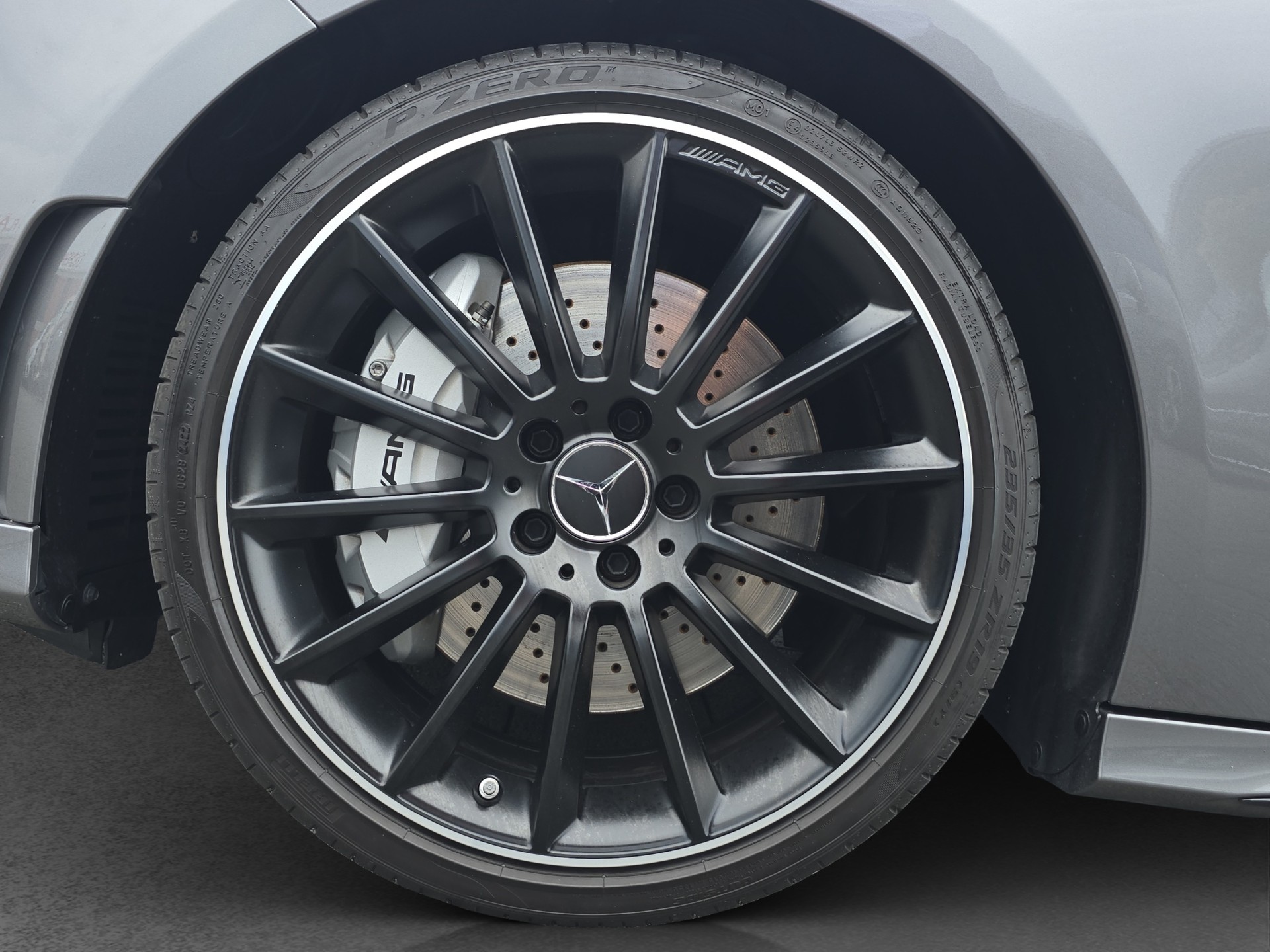 MERCEDES-BENZ A 35 AMG 4Matic Speedshift-image-11