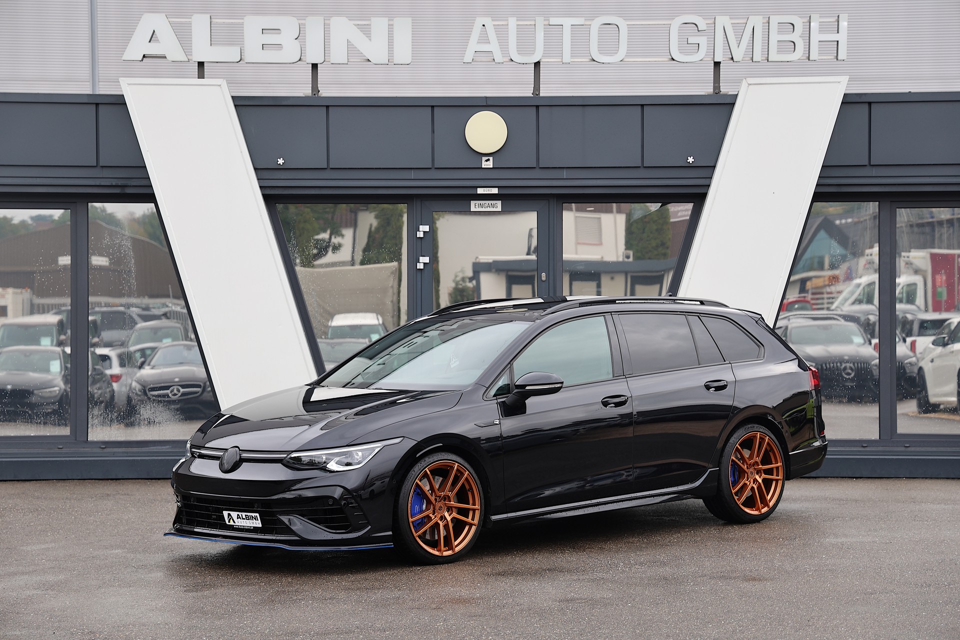 VW Golf VIII Variant 2.0 TSI R DSG 4motion