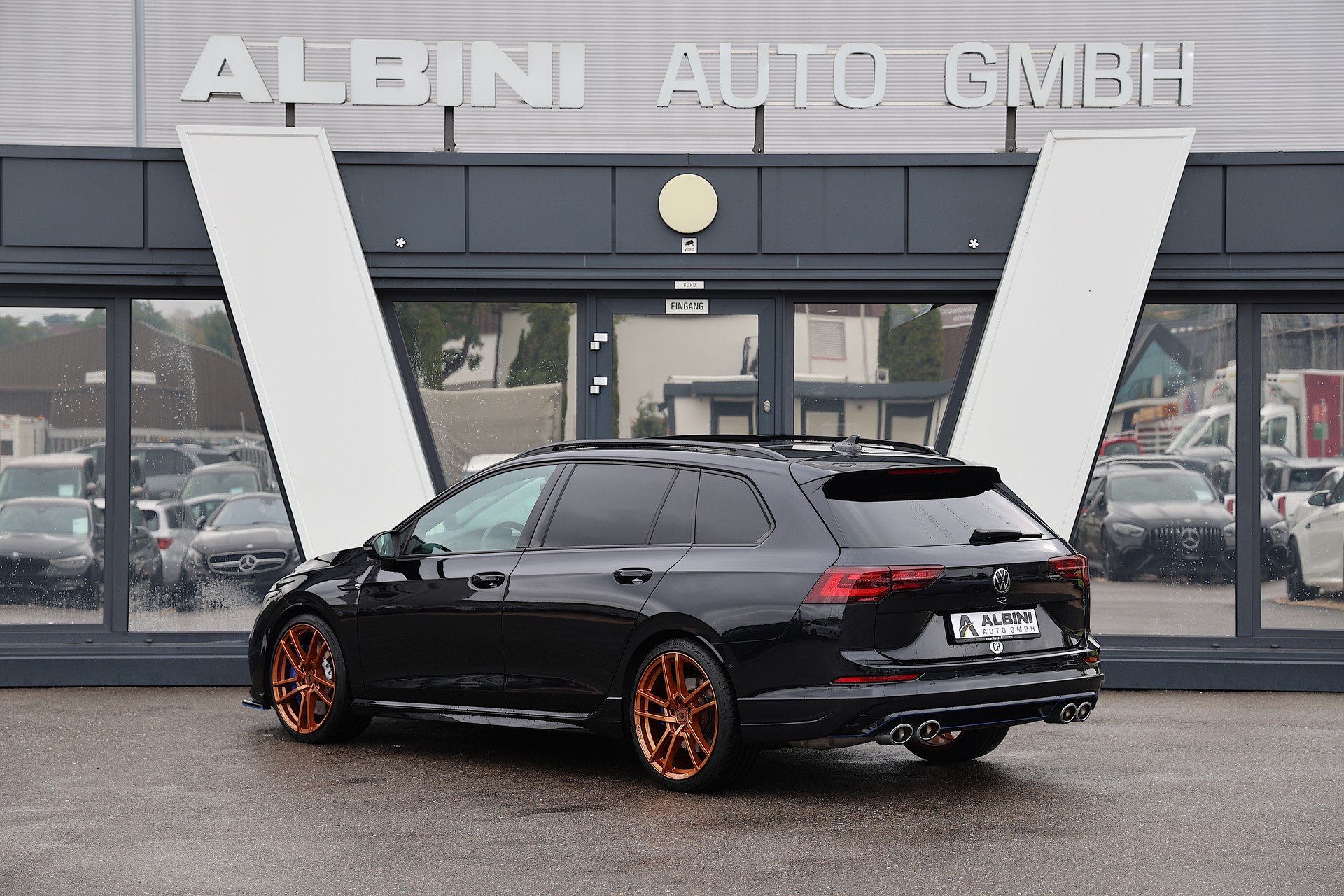 VW Golf VIII Variant 2.0 TSI R DSG 4motion-showroom-element-3