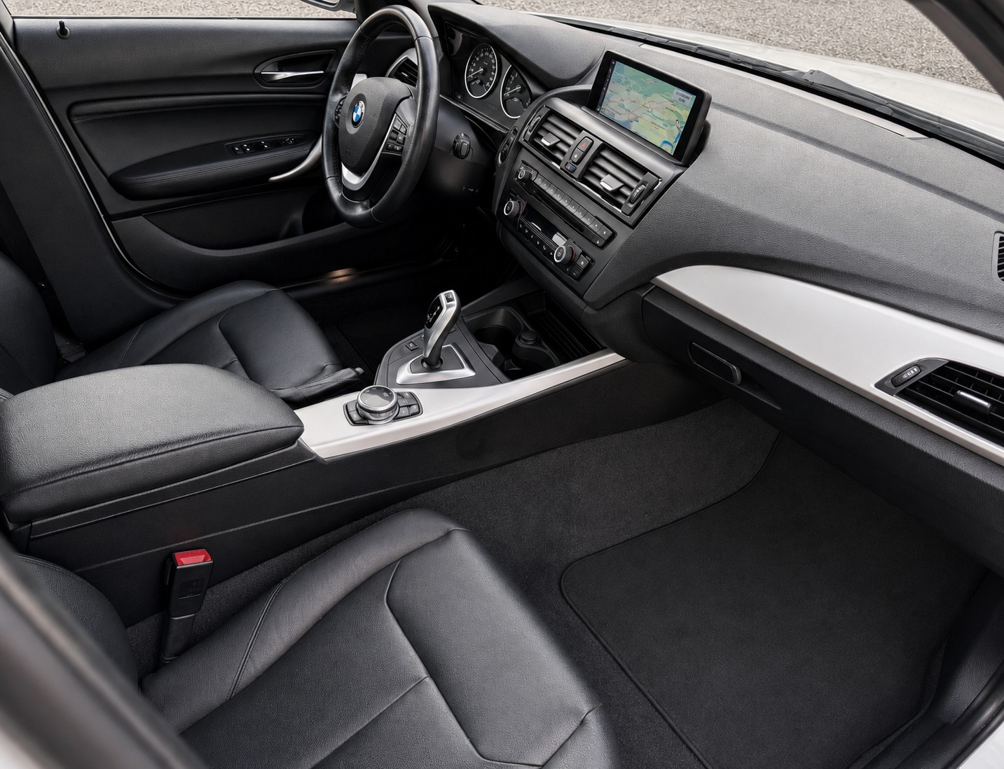 BMW 116i Steptronic-image-11