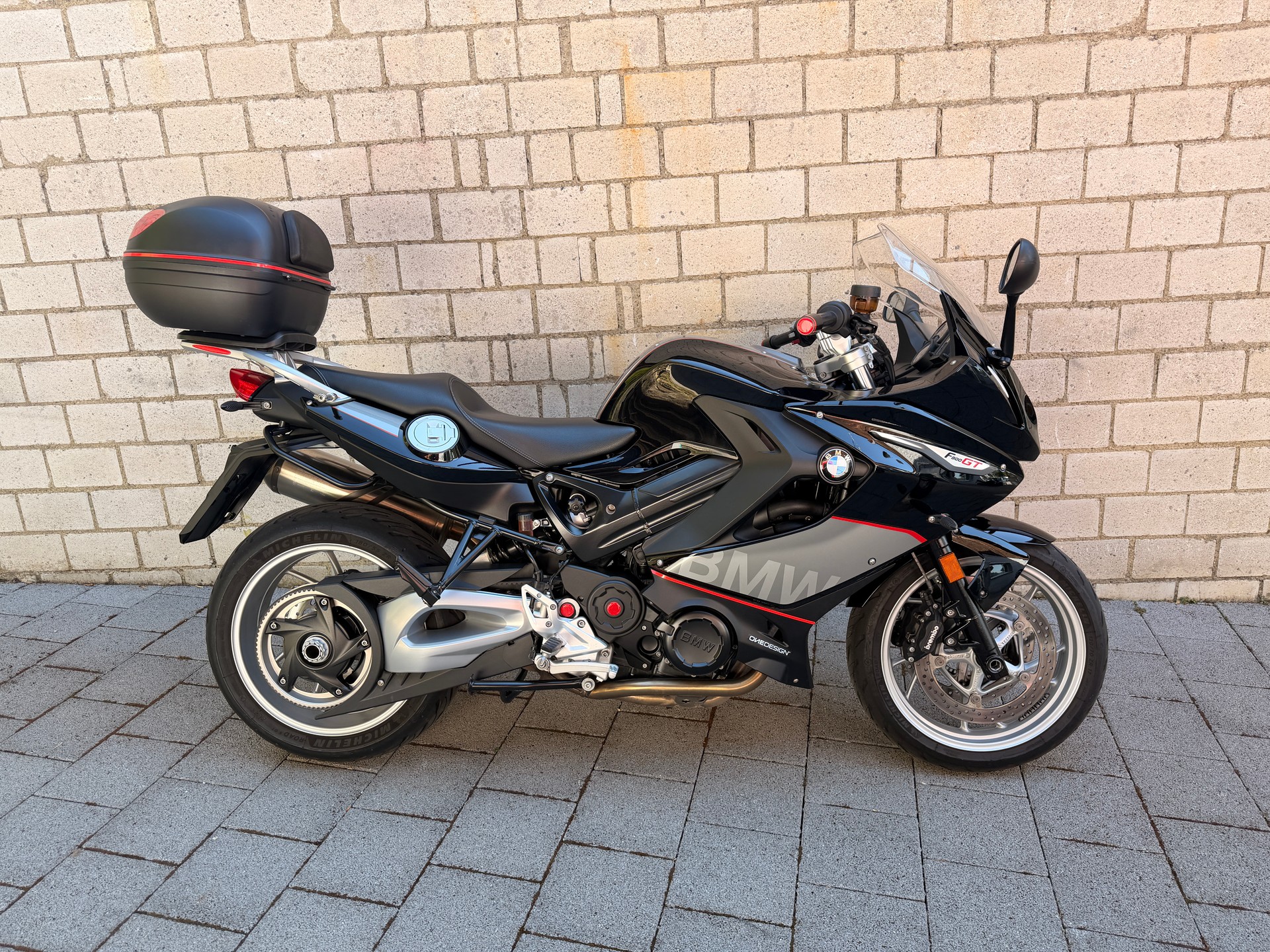BMW F 800 GT-image-2